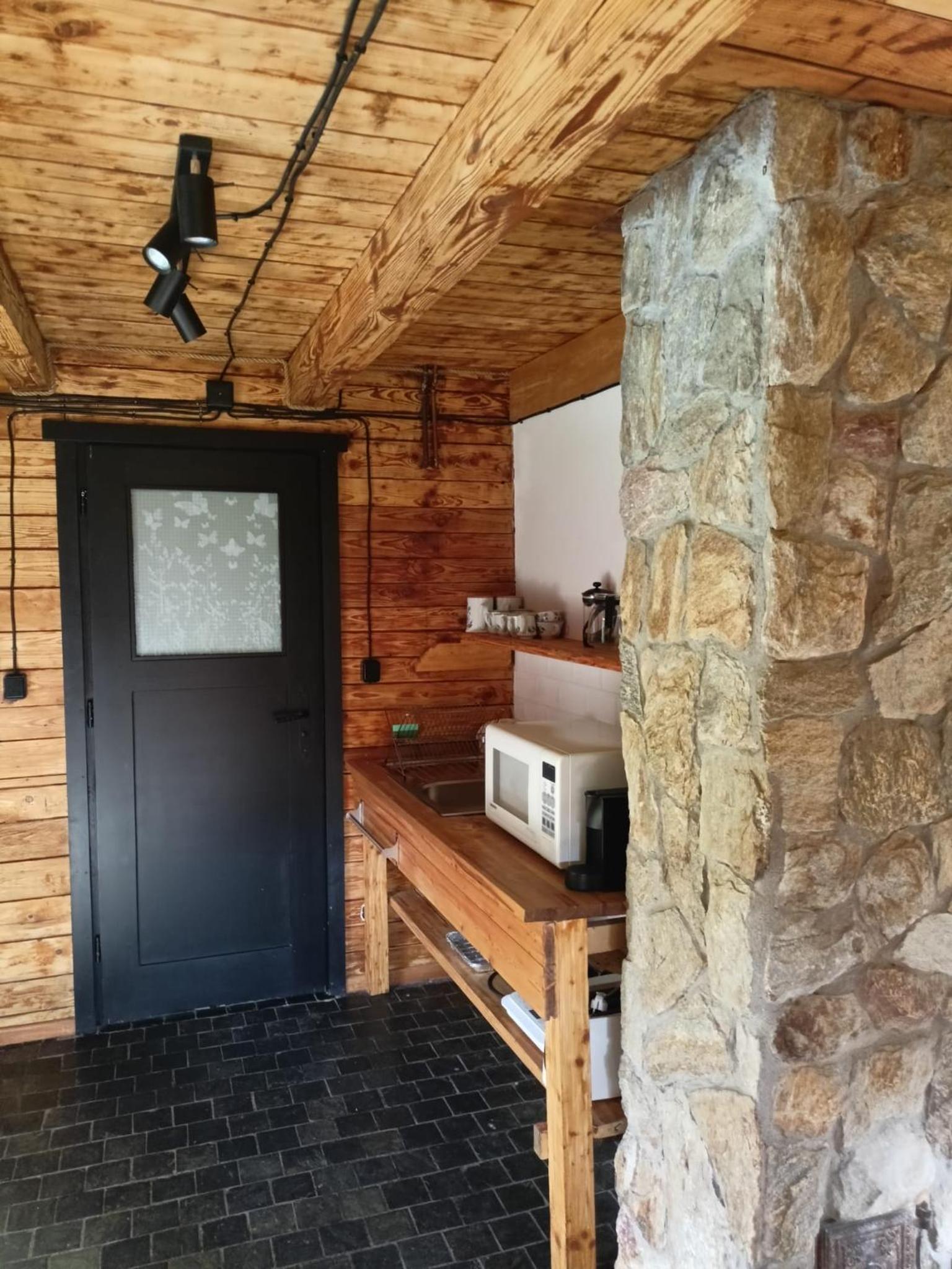 One-Bedroom House photo 1