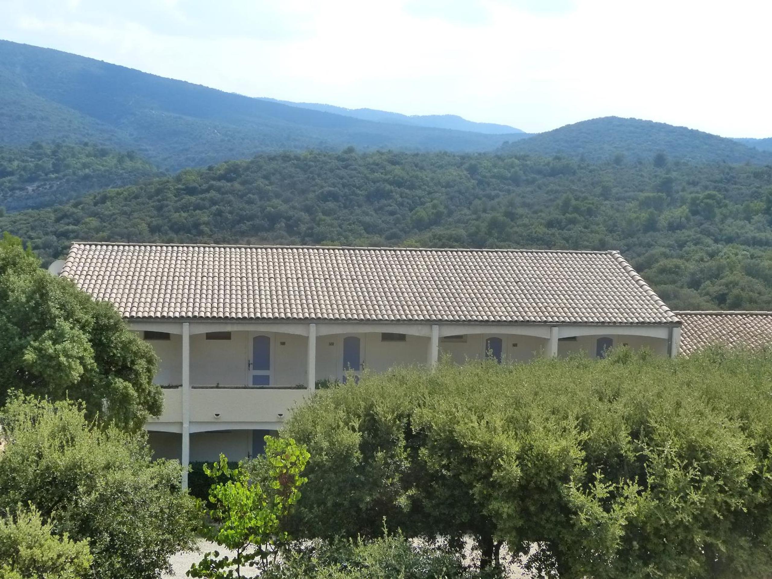 Deluxe Studio