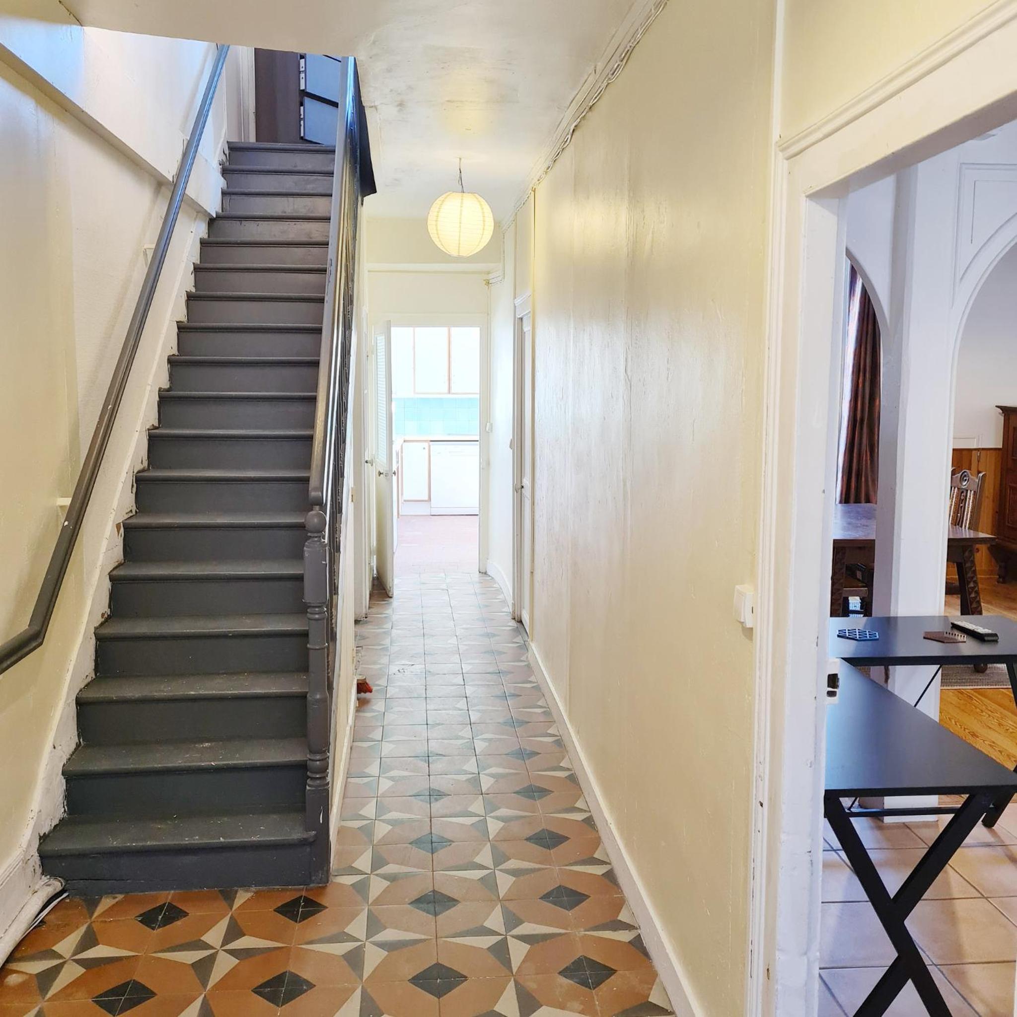 Apartment with Terrace - Photo 4