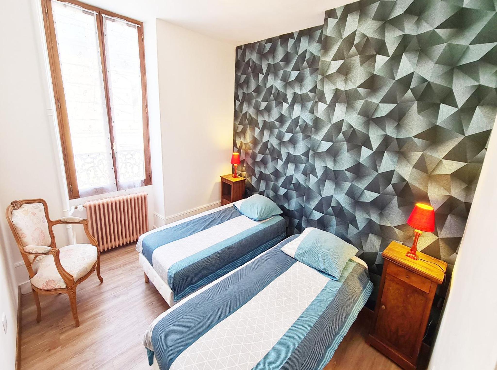 Three-Bedroom Apartment - Photo 4