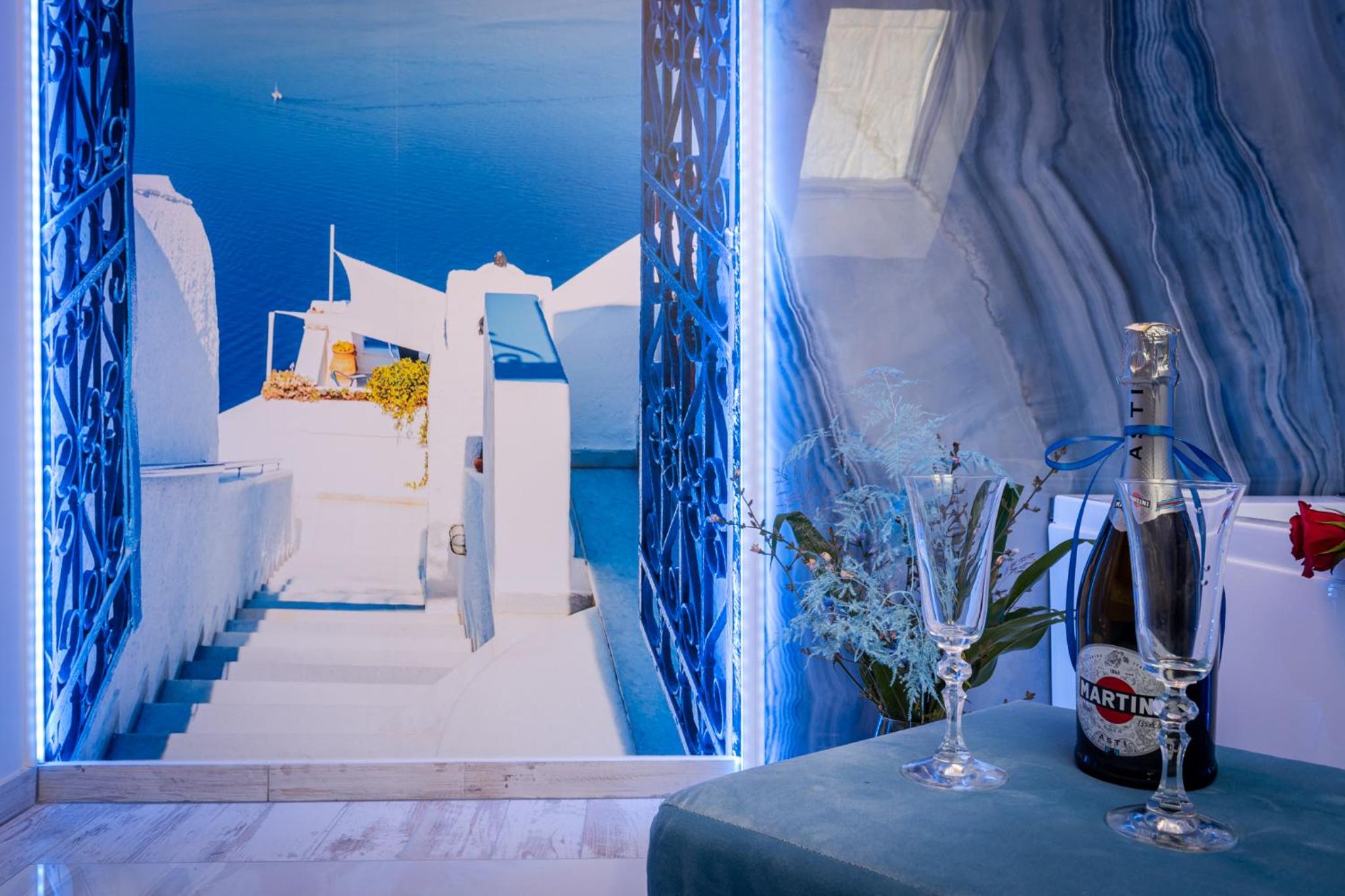Deluxe Suite with Spa Bath photo 2