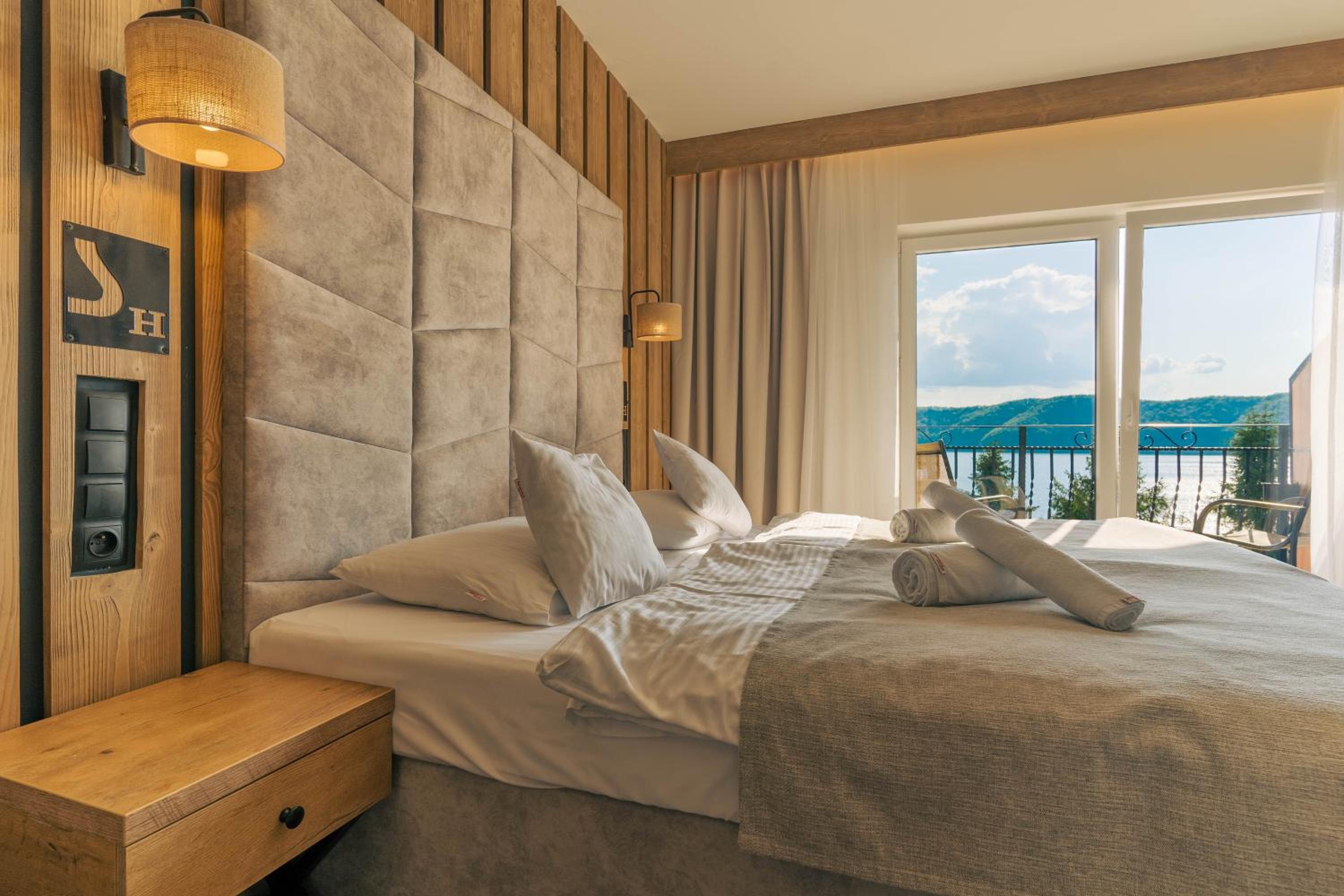 Double Room with Lake View