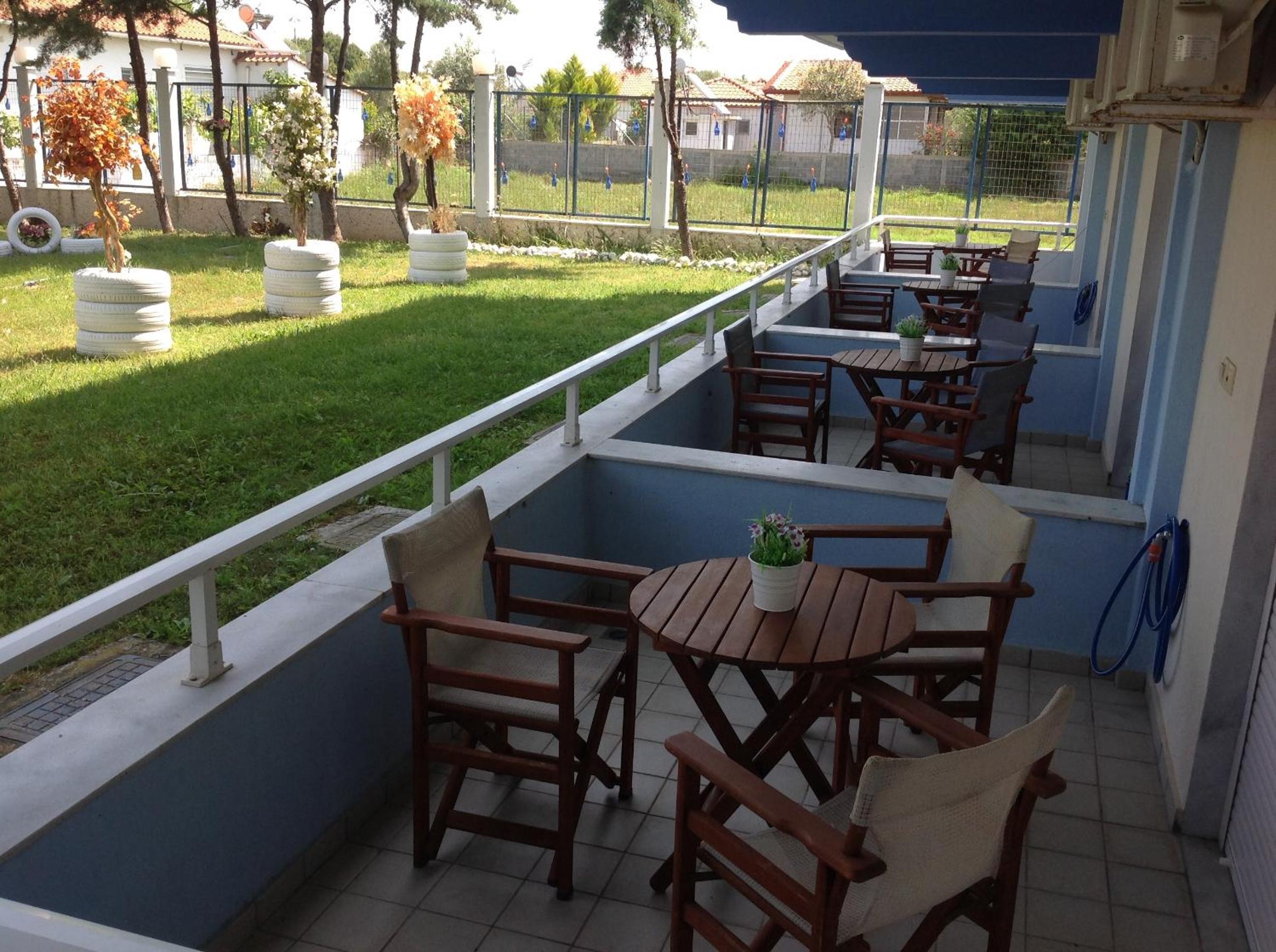 Studio with Garden View (3 Adults) - Photo 1