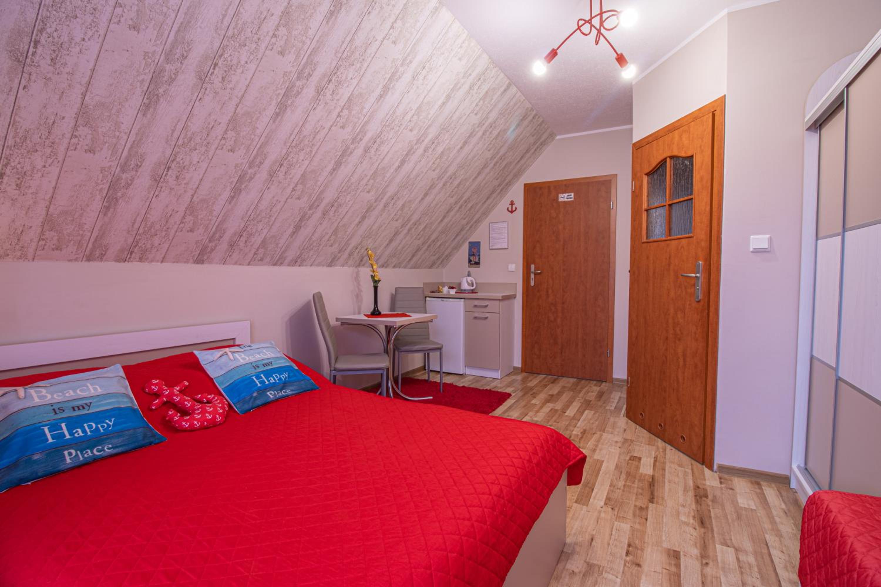 Triple Room with Private Bathroom photo 2