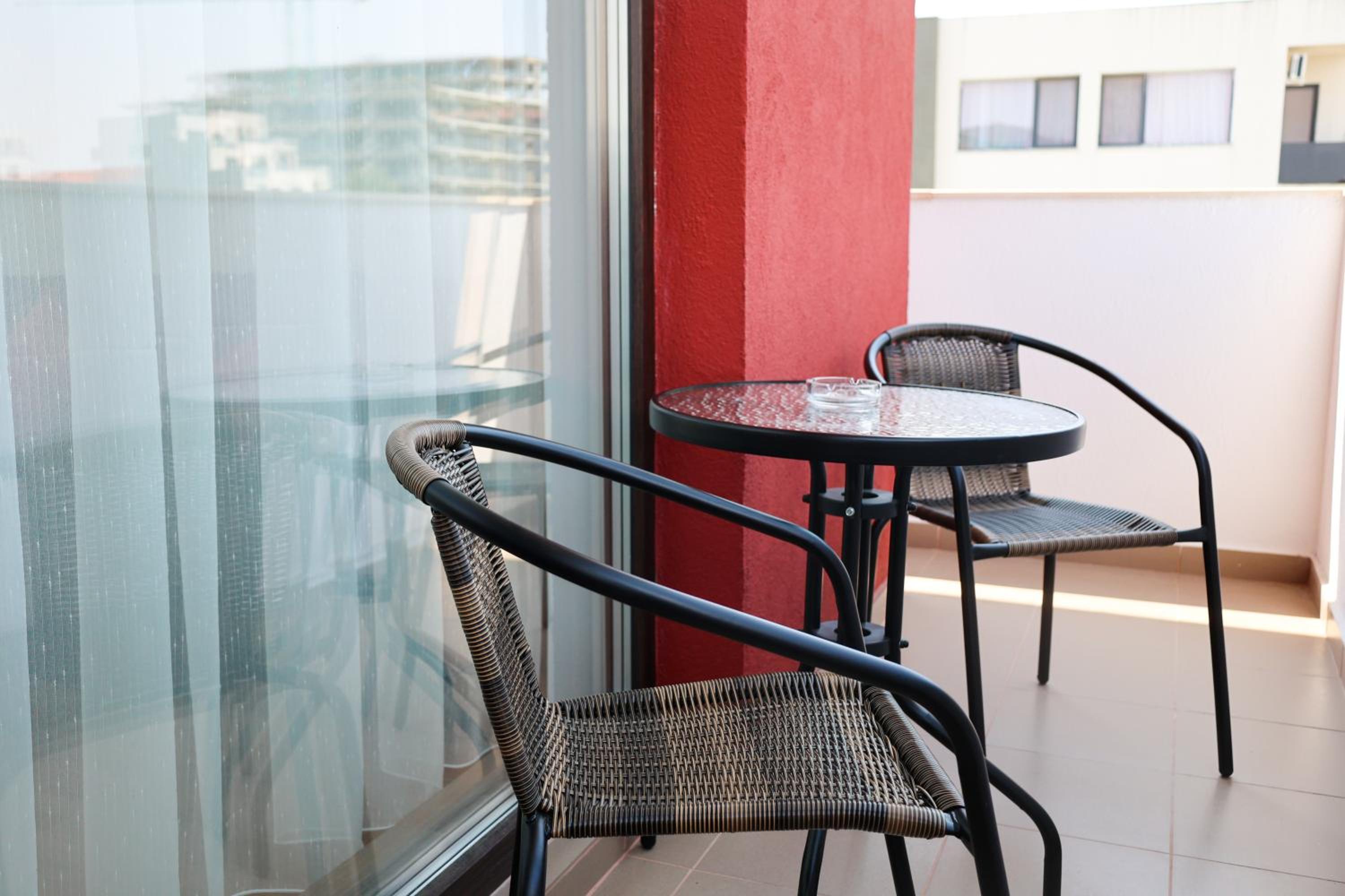 Studio Apartment - Photo 9