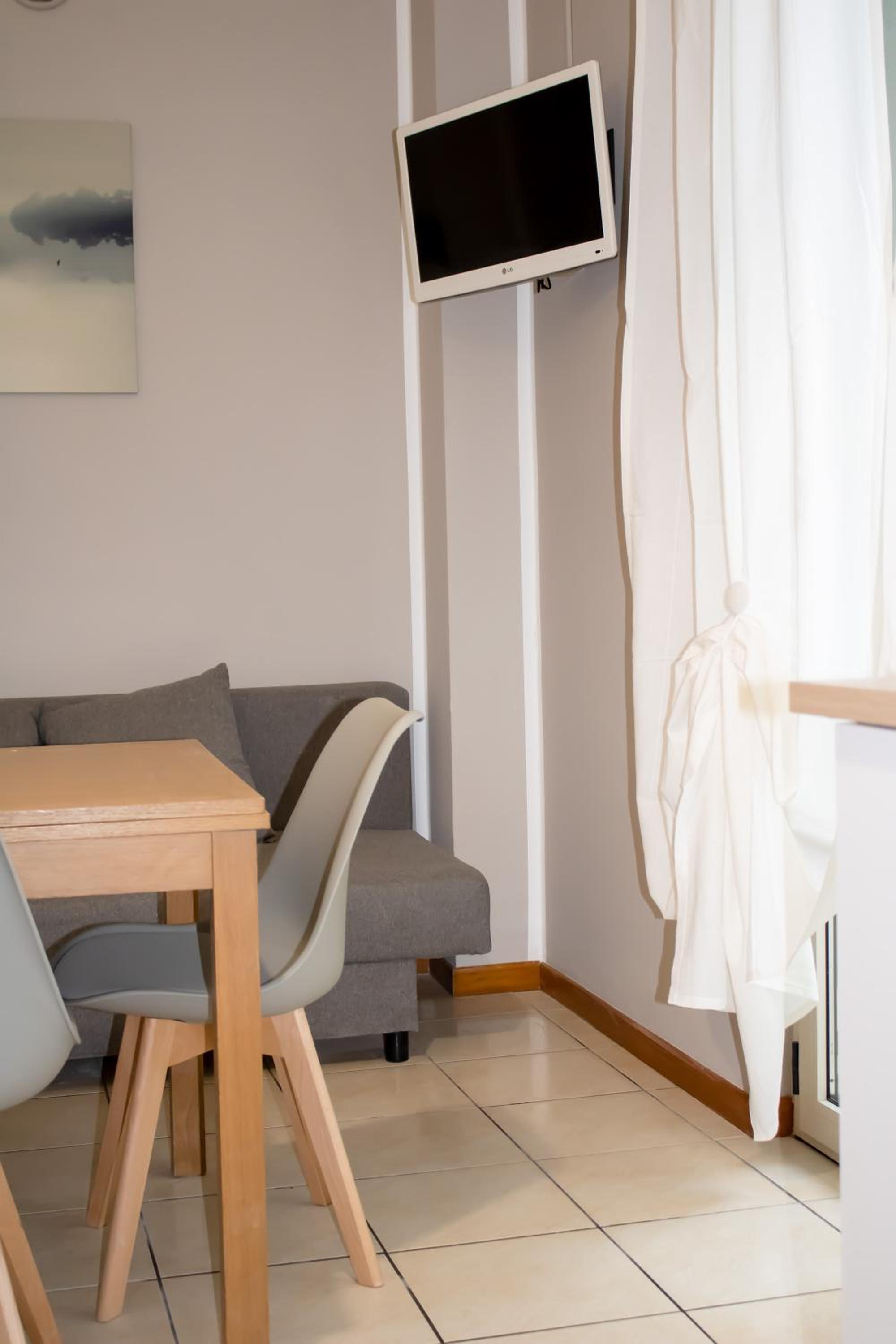 Apartment - Ground Floor photo 3