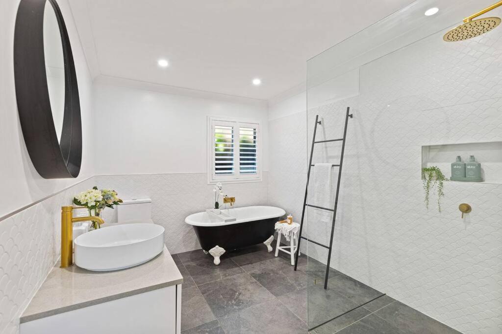 Three-Bedroom House photo 1