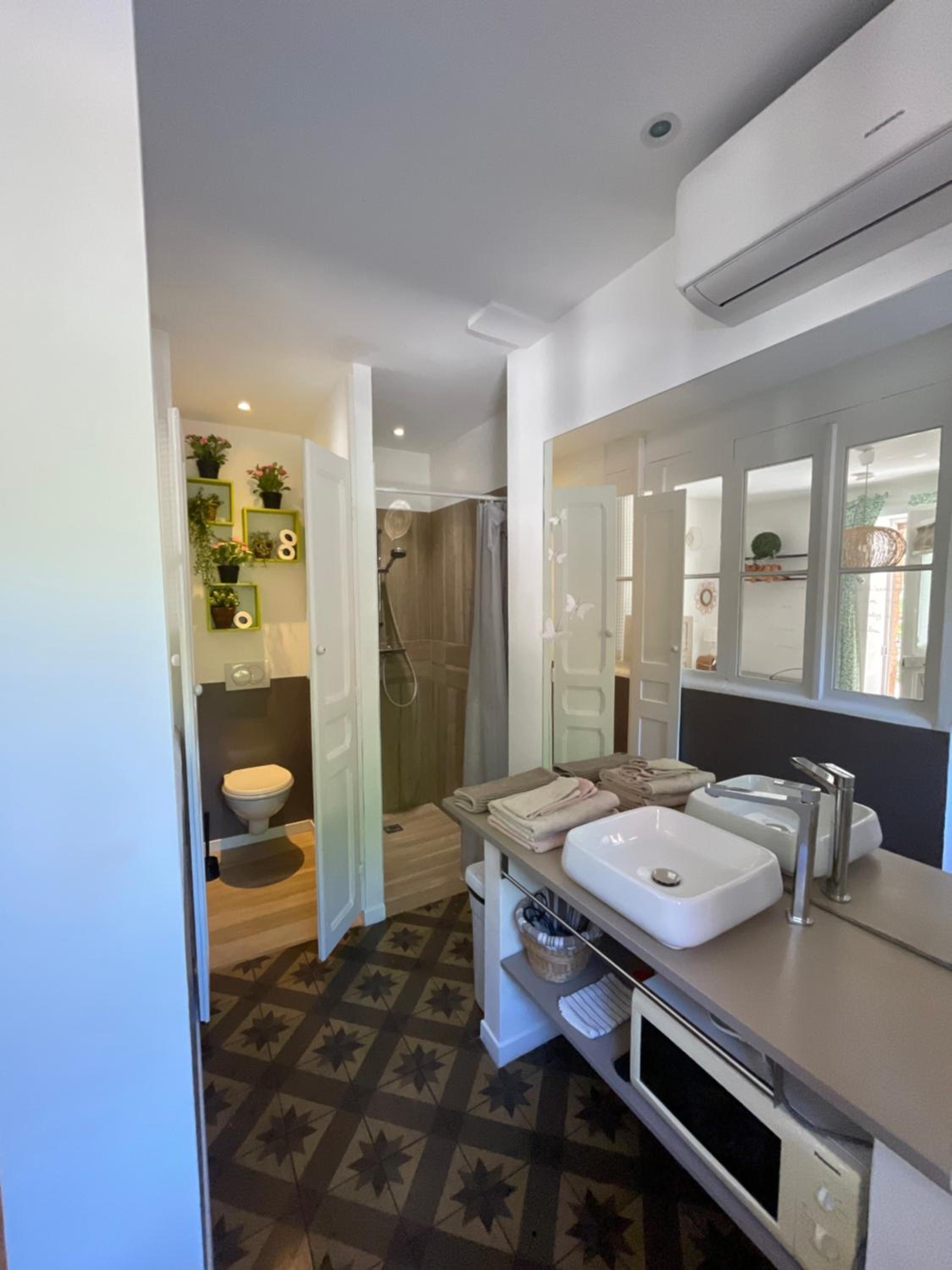 Double Room - Photo 11