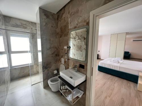 Deluxe Suite with Sea View photo 2