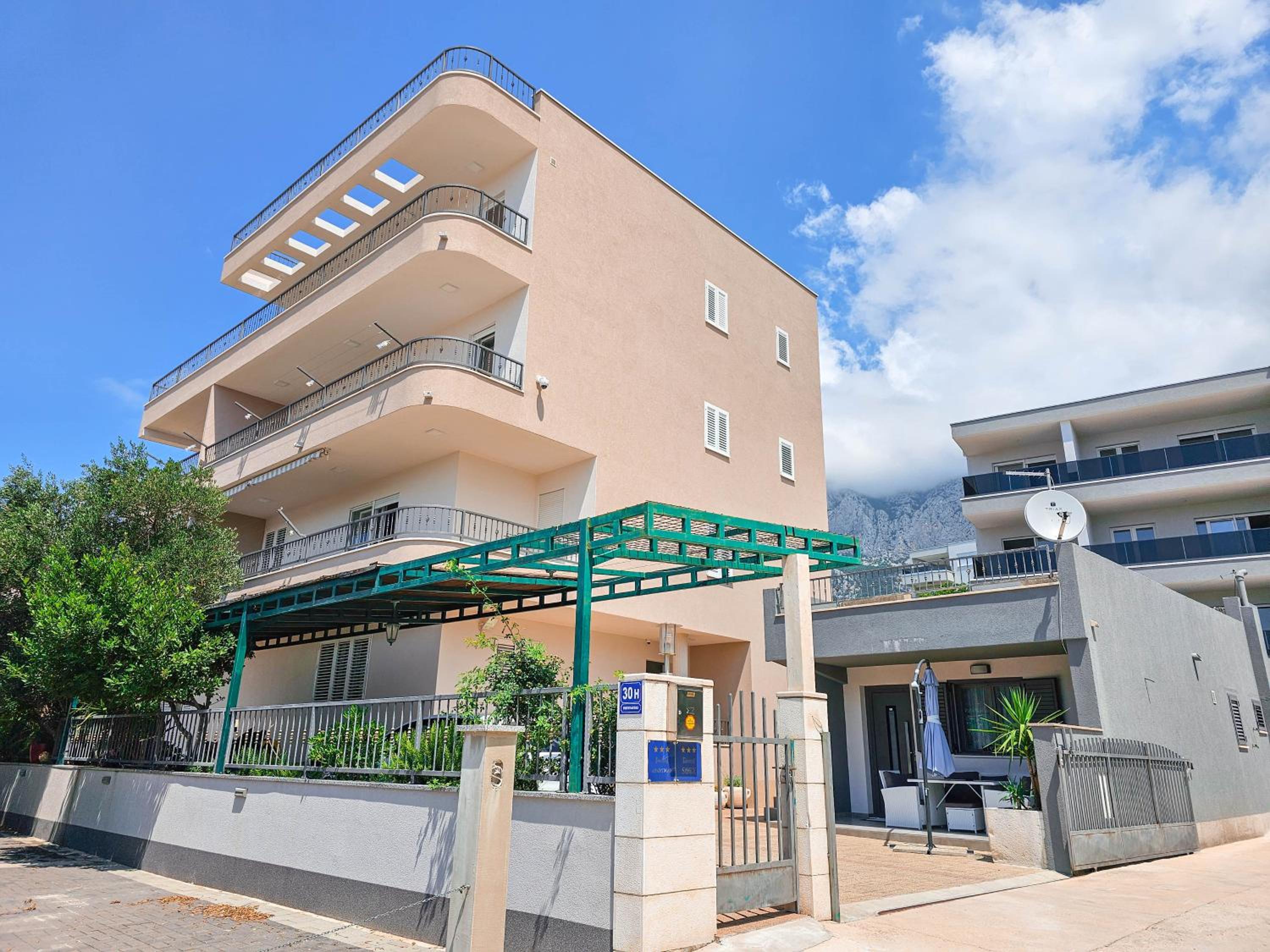 Apartment with Sea View