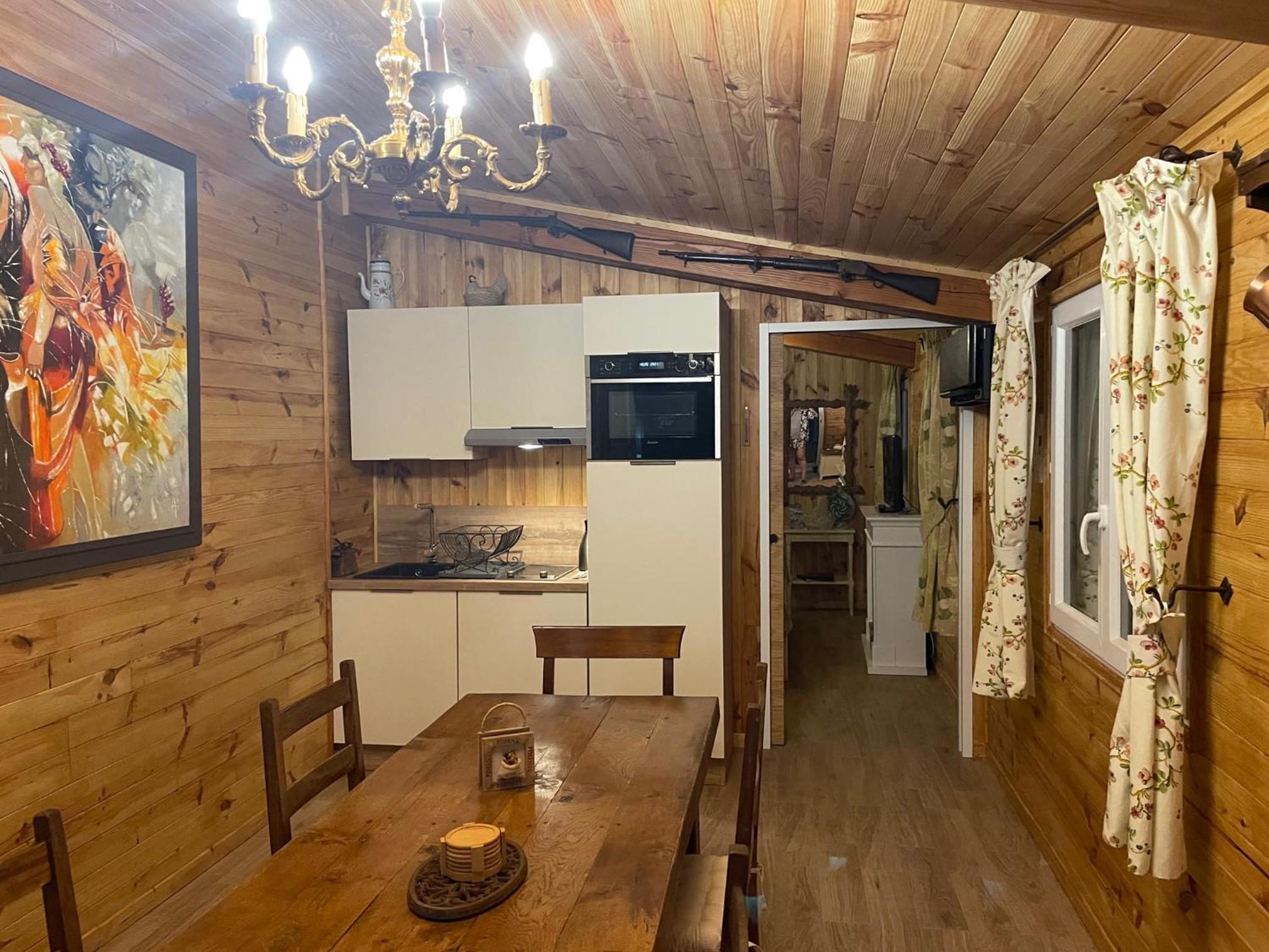 Apartment with Terrace - Photo 12