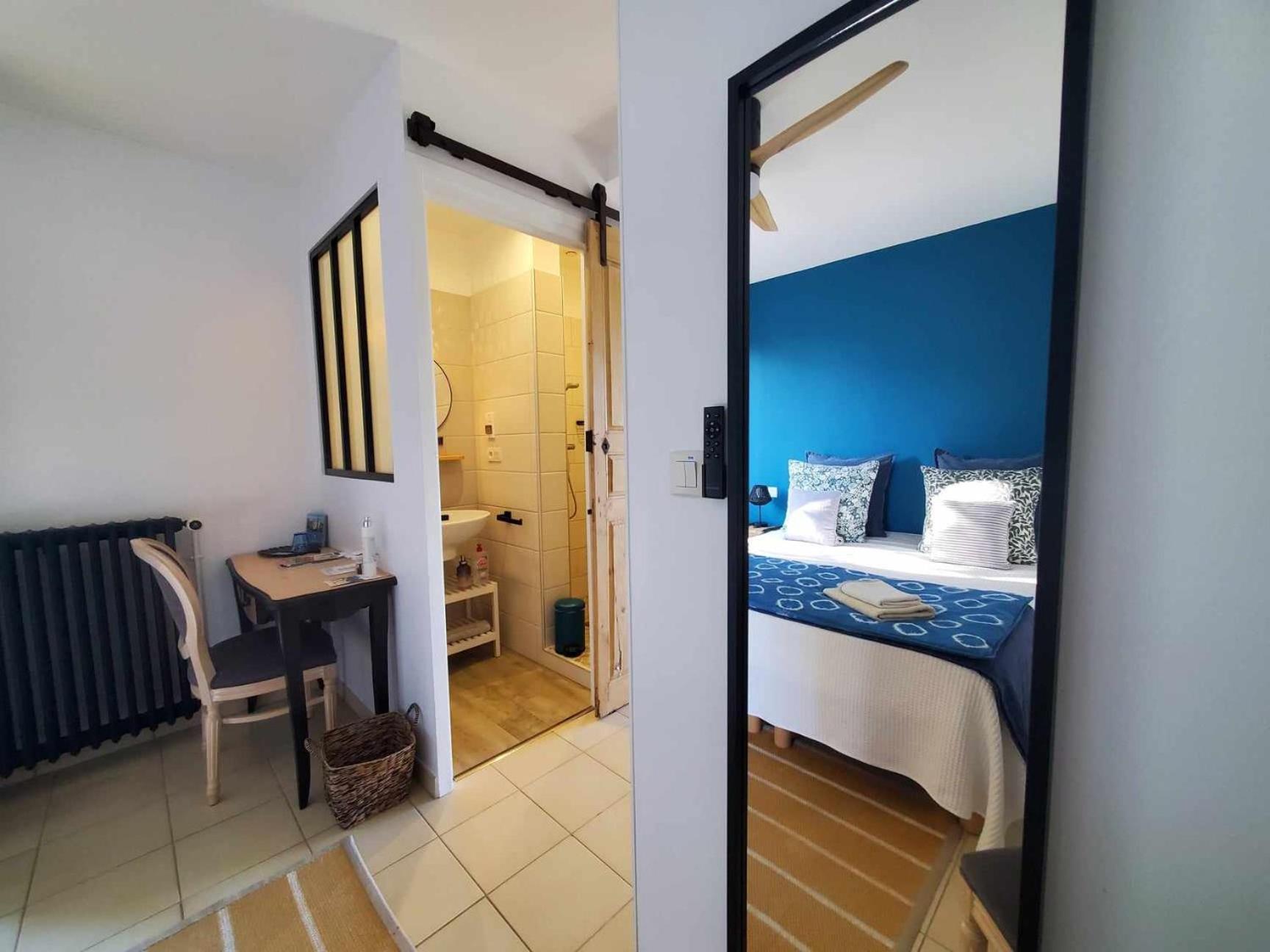 Double Room with Mountain View - Photo 1
