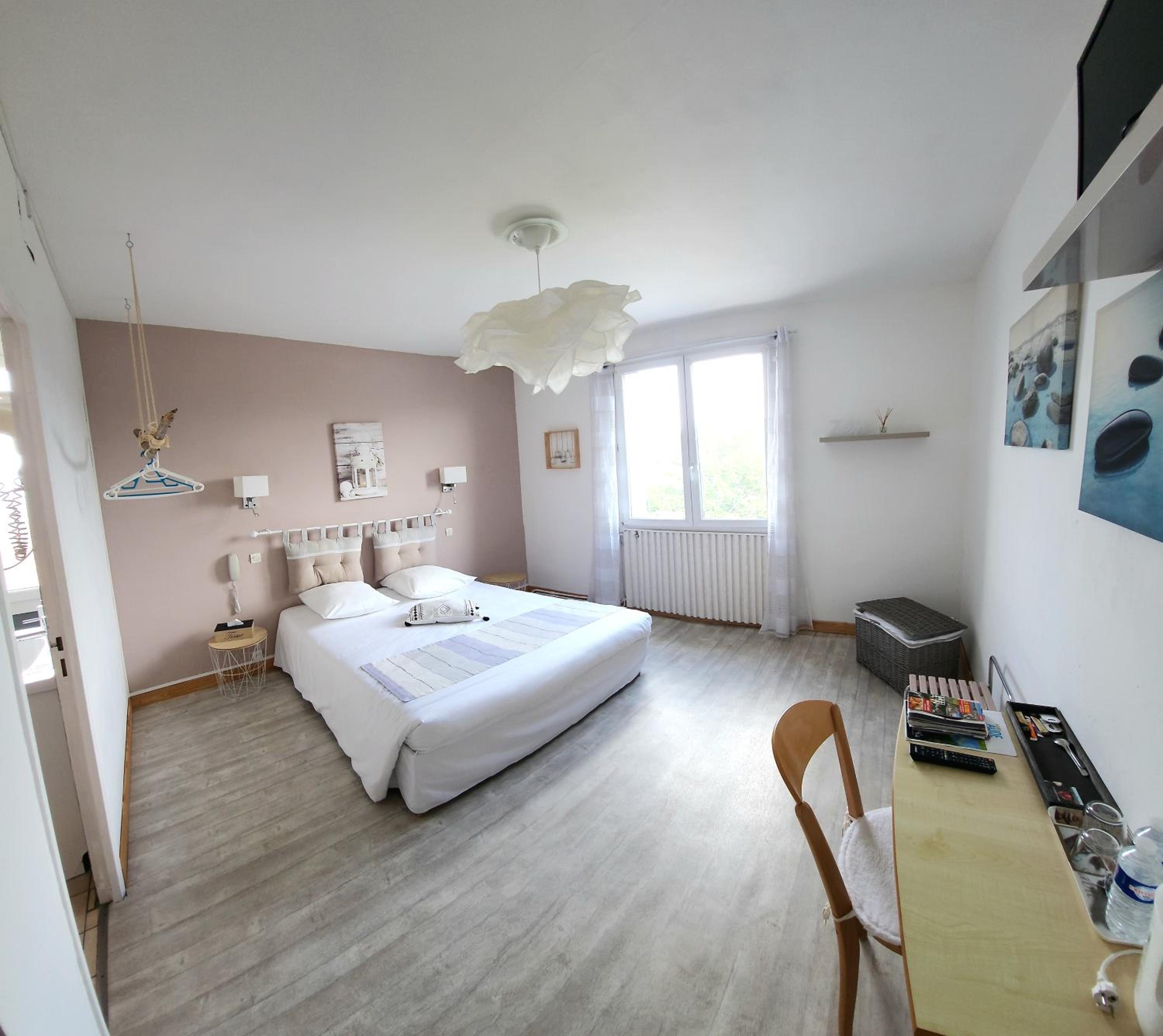 Queen Room - Photo 1