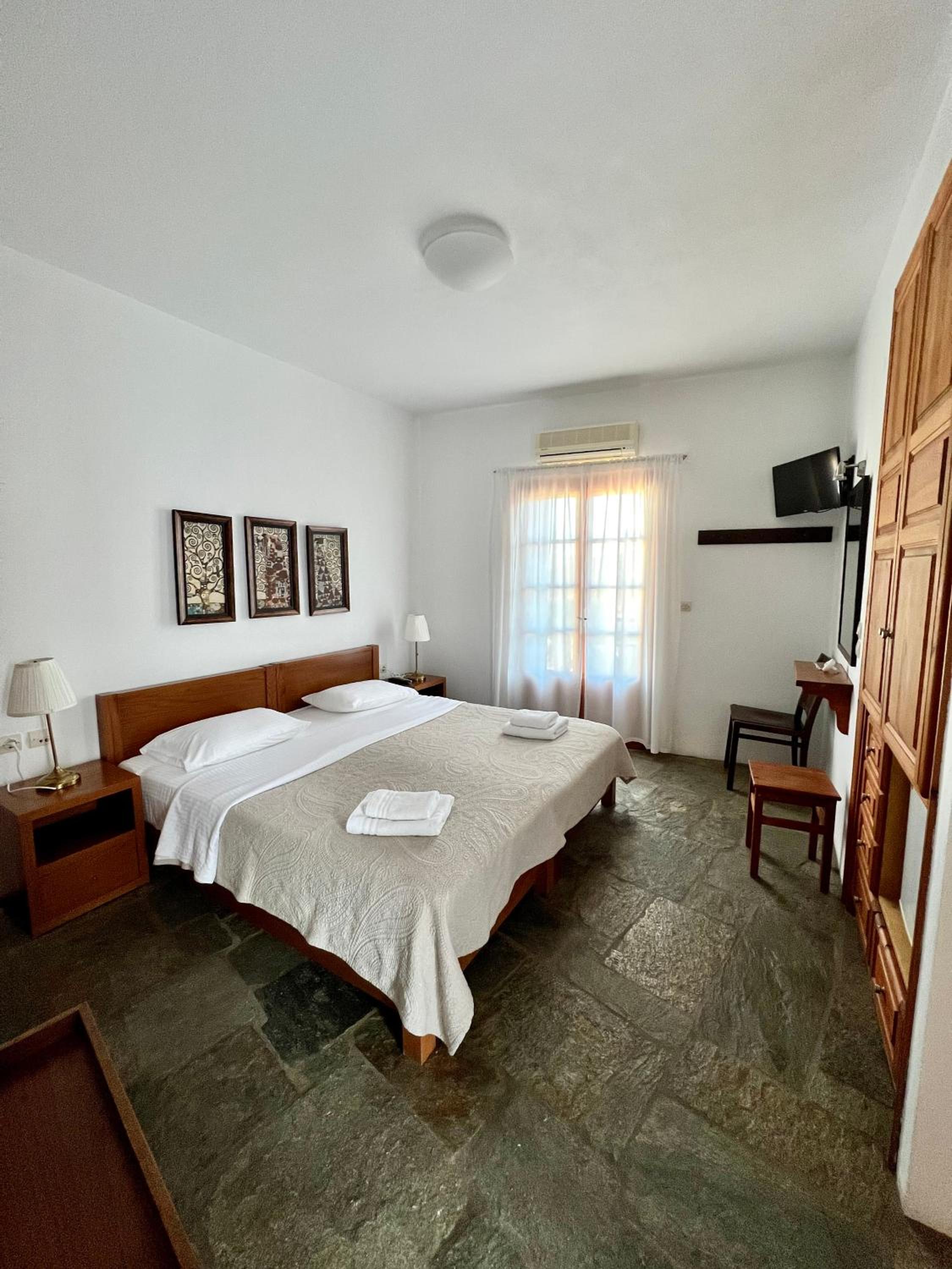 Large Double or Twin Room