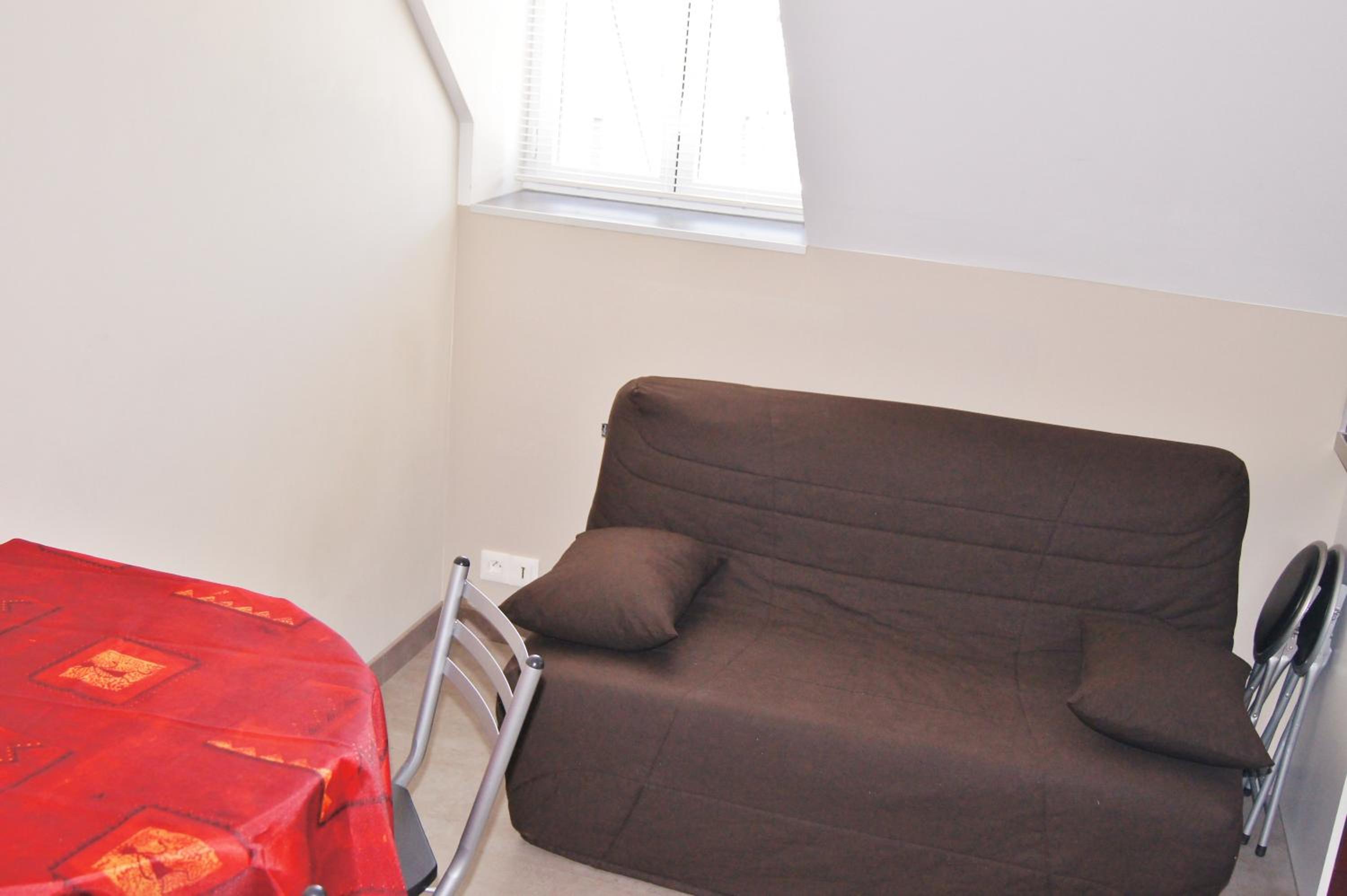 Apartment 8 photo 1