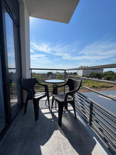 Double Room with Balcony - Photo 6
