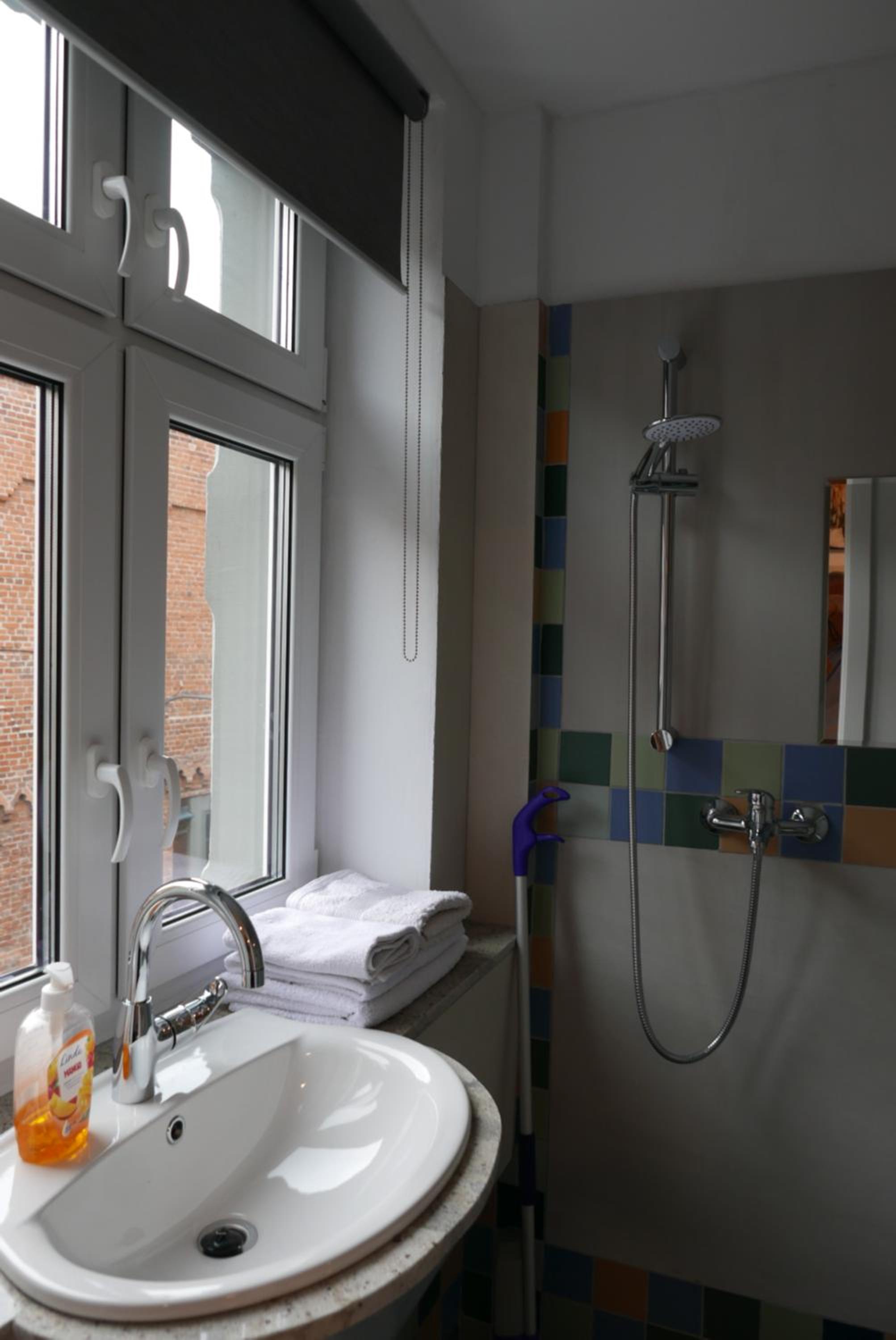 Twin Room with Private Bathroom photo 3
