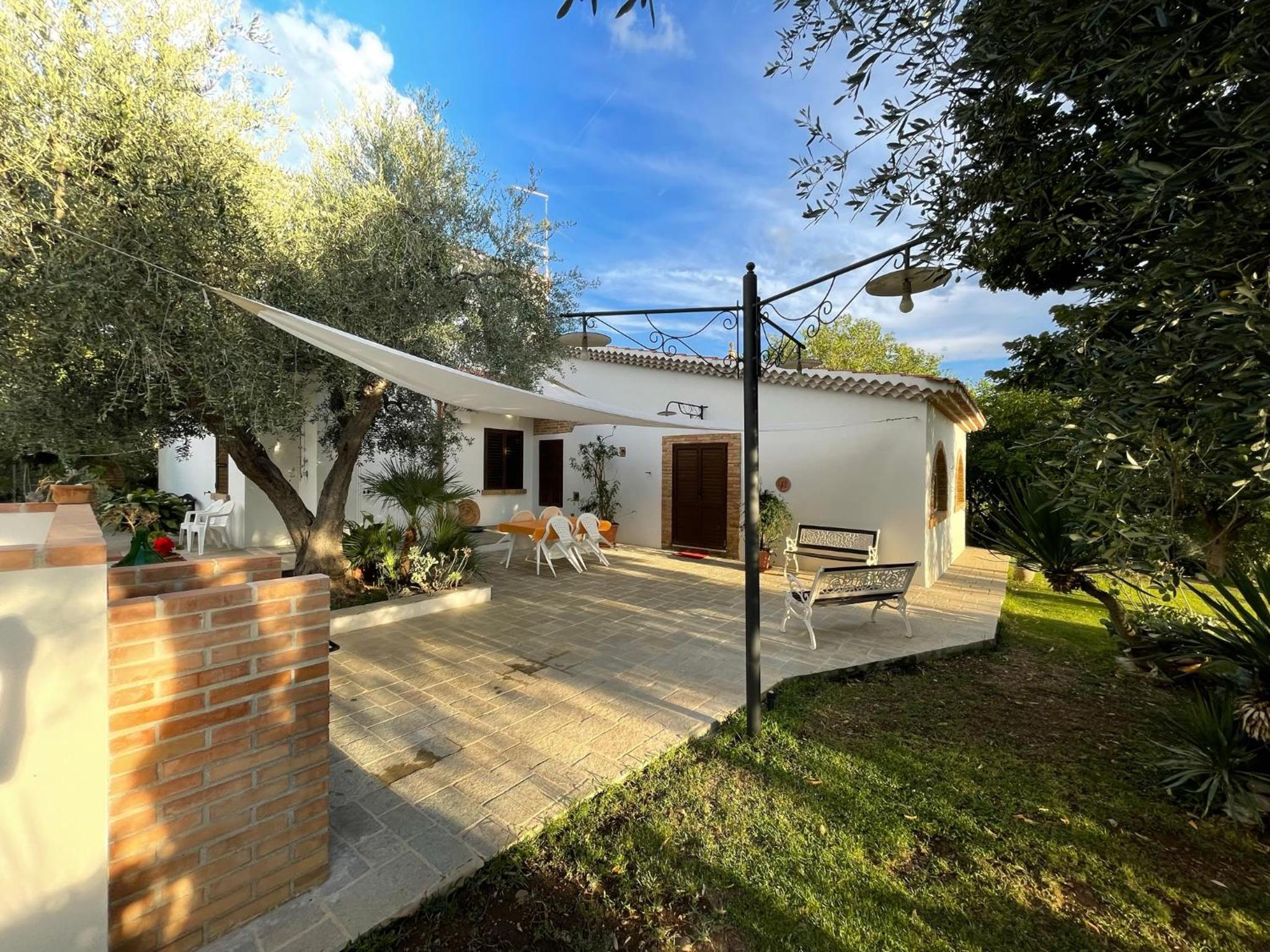 Two-Bedroom House photo 2