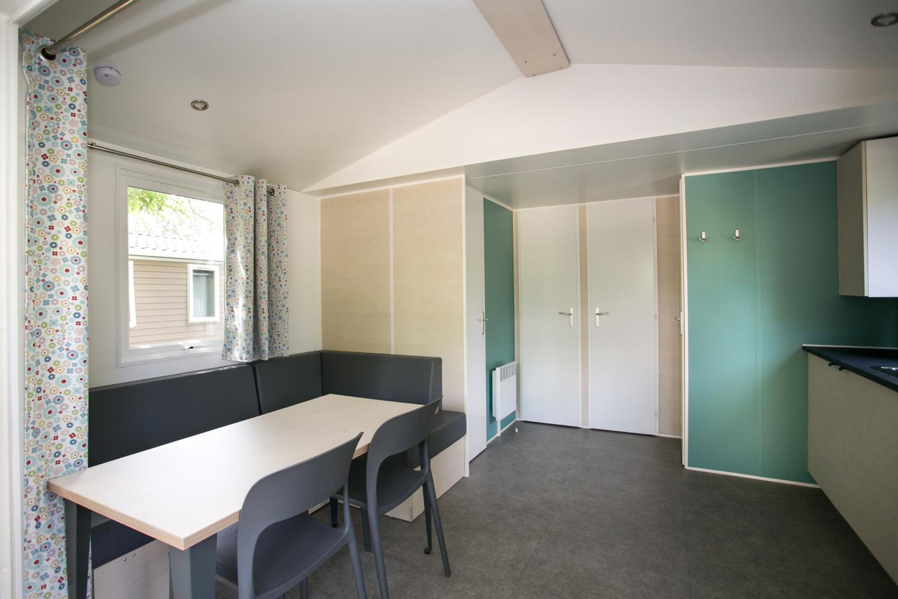 Mobile Home photo 2