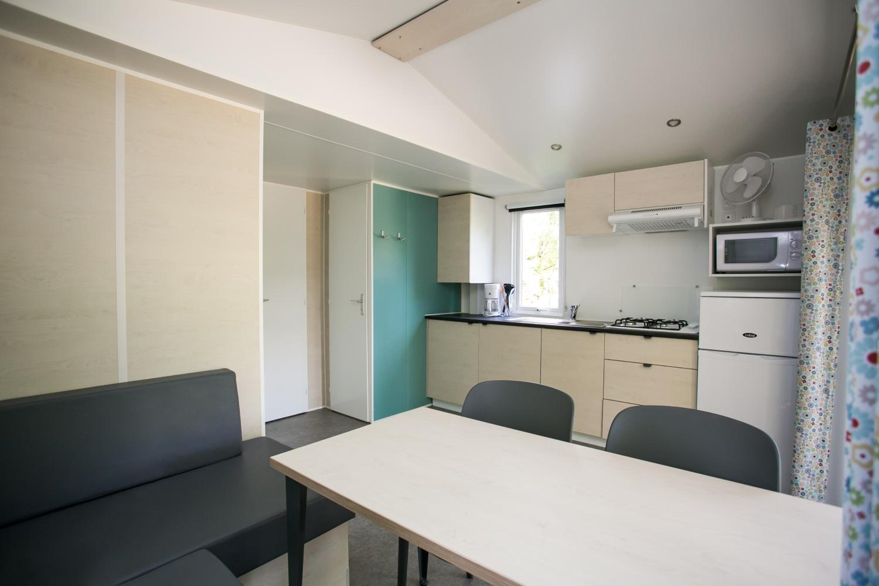 Mobile Home photo 3