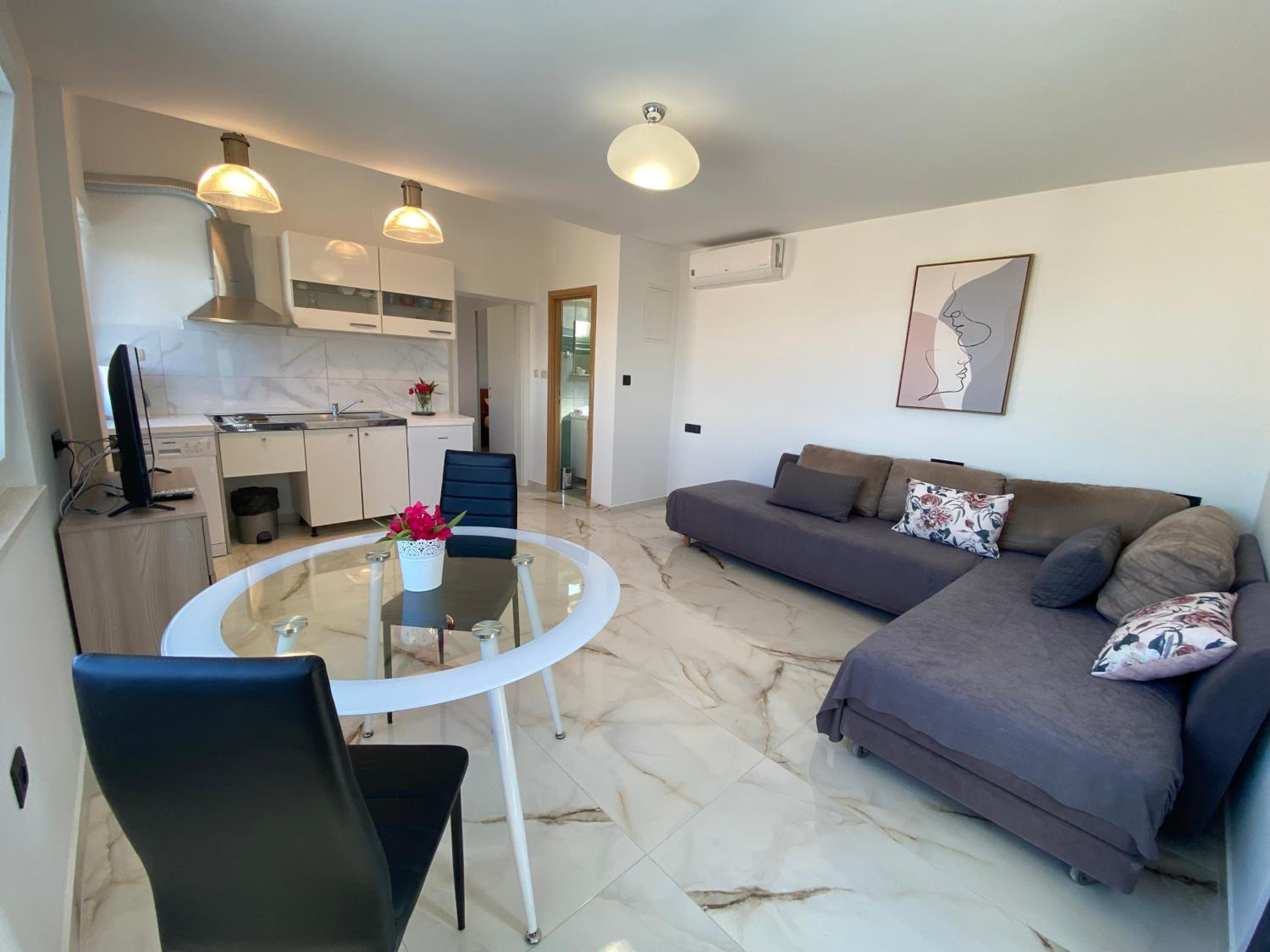 Apartment with Sea View photo 2
