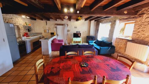Three-Bedroom House photo 2