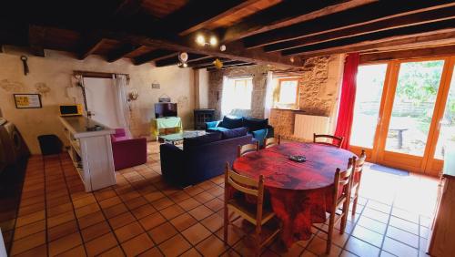Three-Bedroom House photo 3