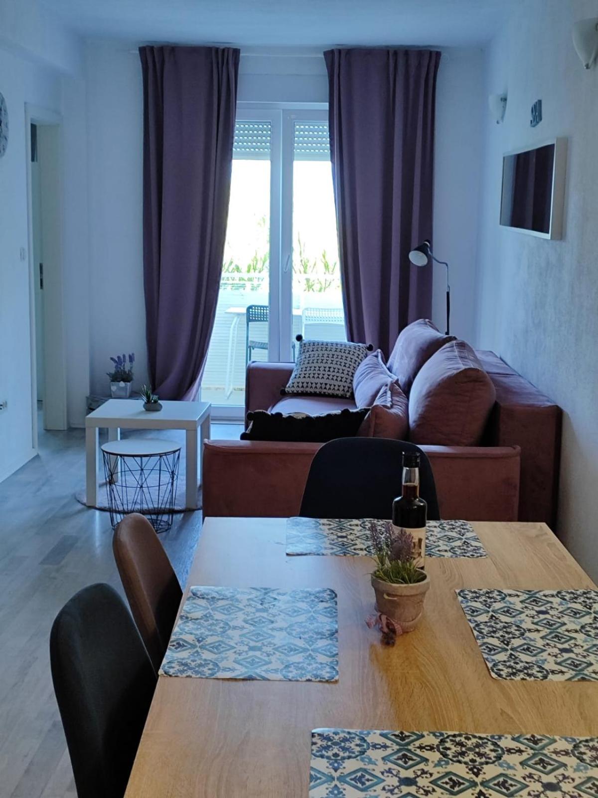 Apartment with Balcony photo 1