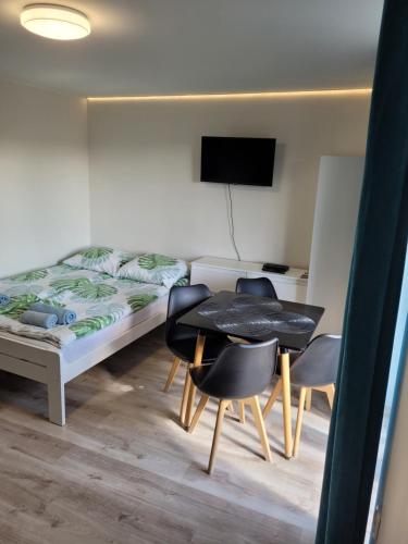 One-Bedroom Apartment - Photo 12