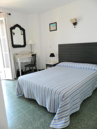 Double Room with Sea View - Photo 1