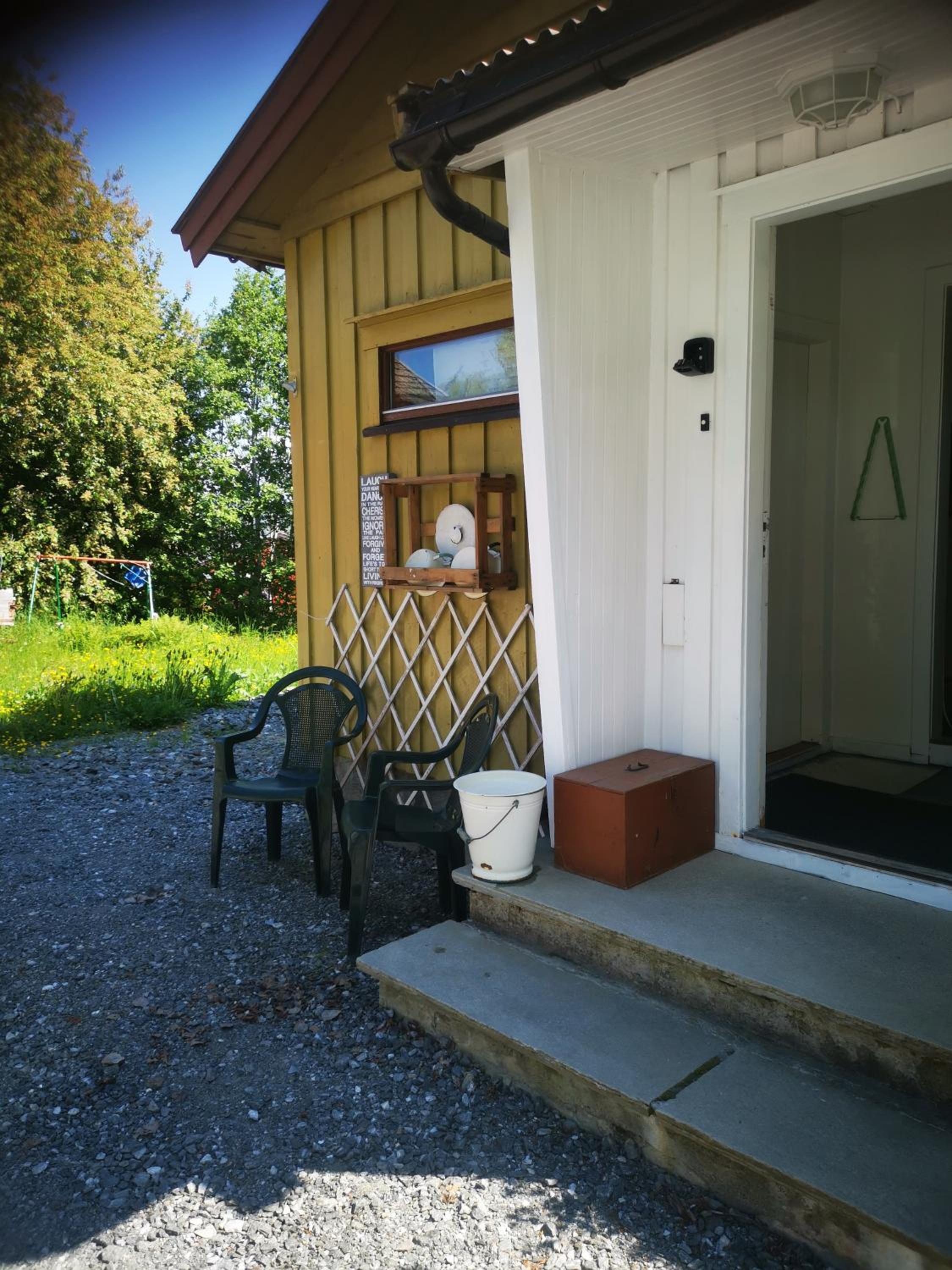 Three-Bedroom House - Photo 10