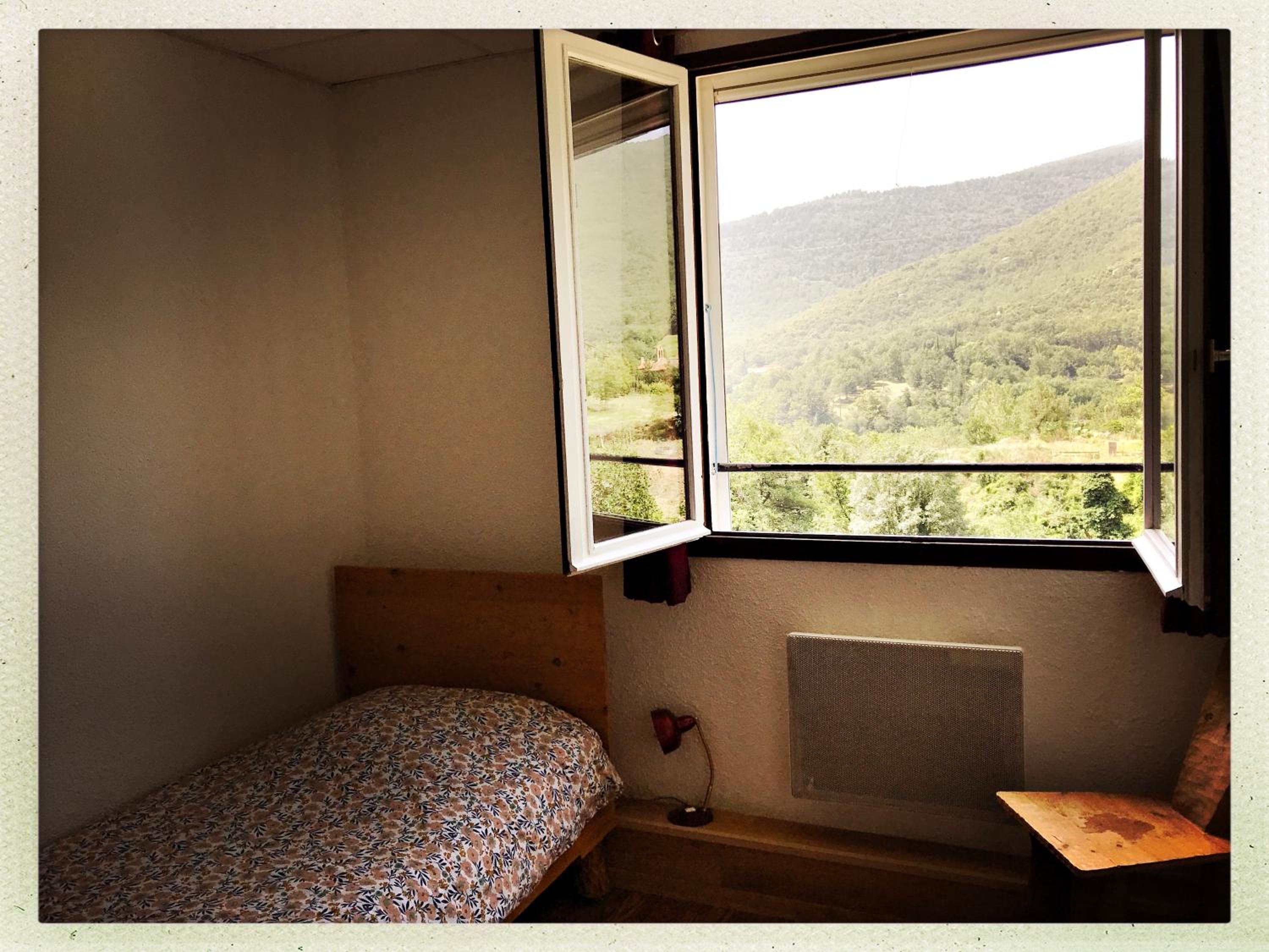 Comfort Triple Room with Shower - Photo 1