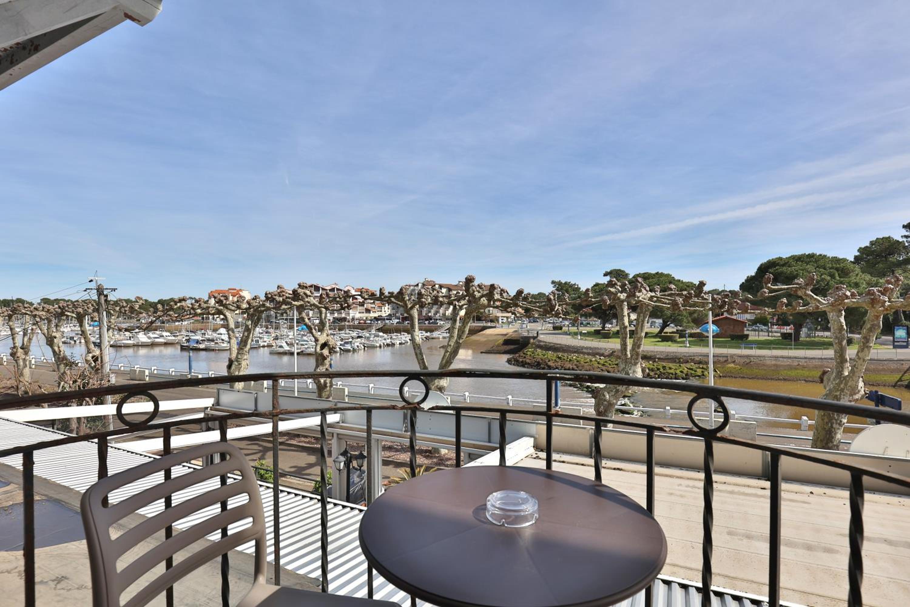 Comfort Double Room with Balcony and Port View