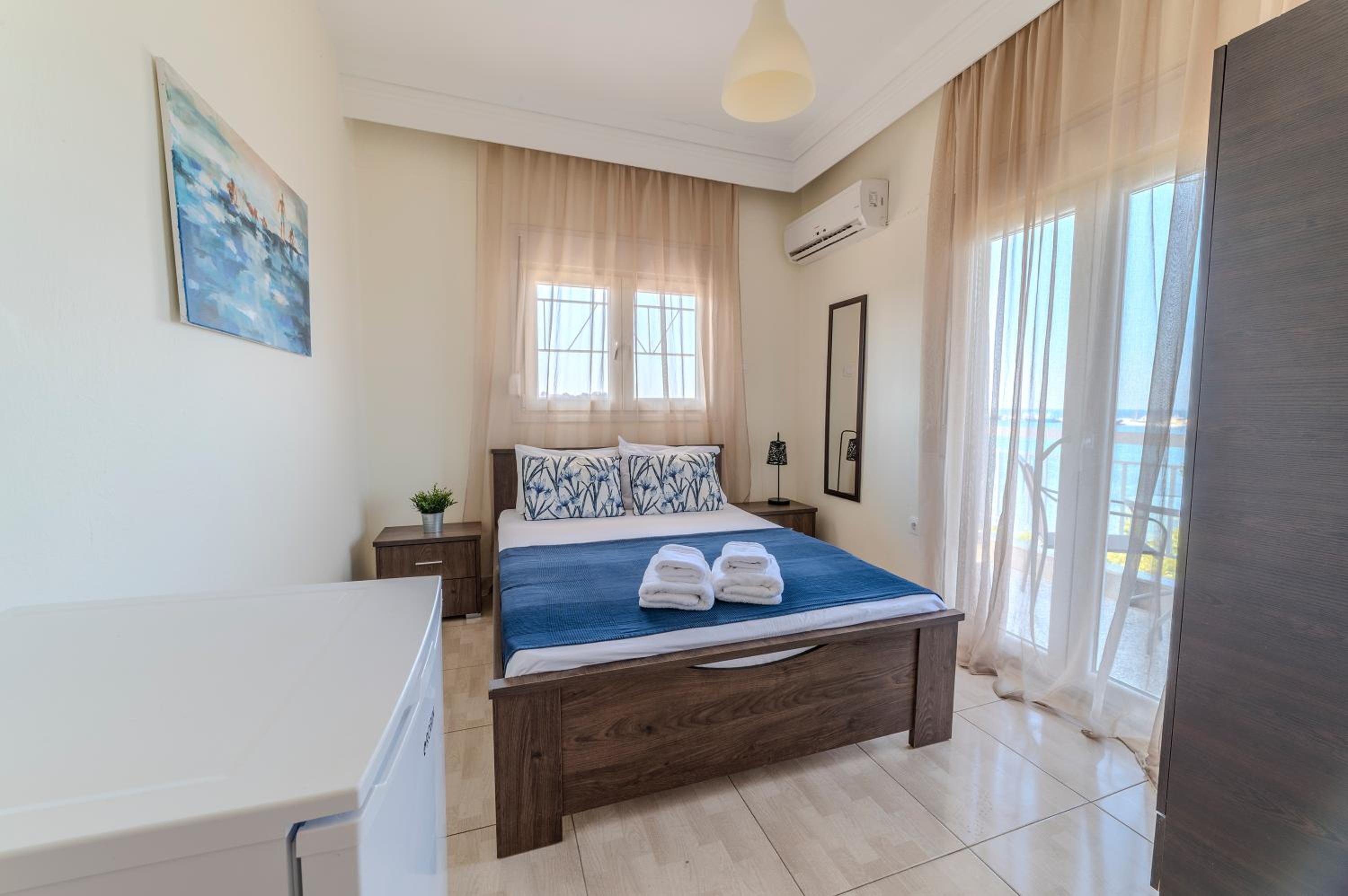 Budget Double Room photo 2