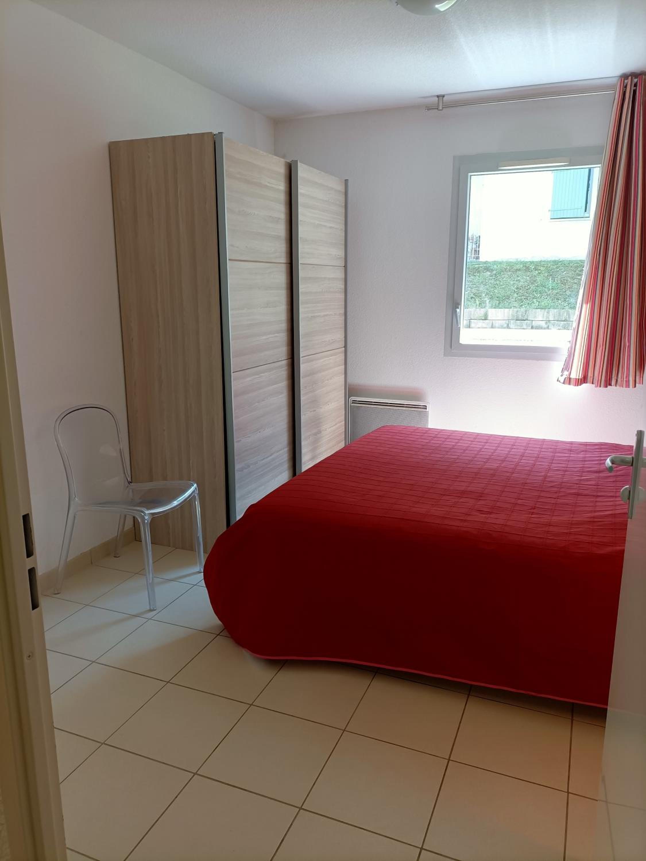 Apartment with Balcony photo 3
