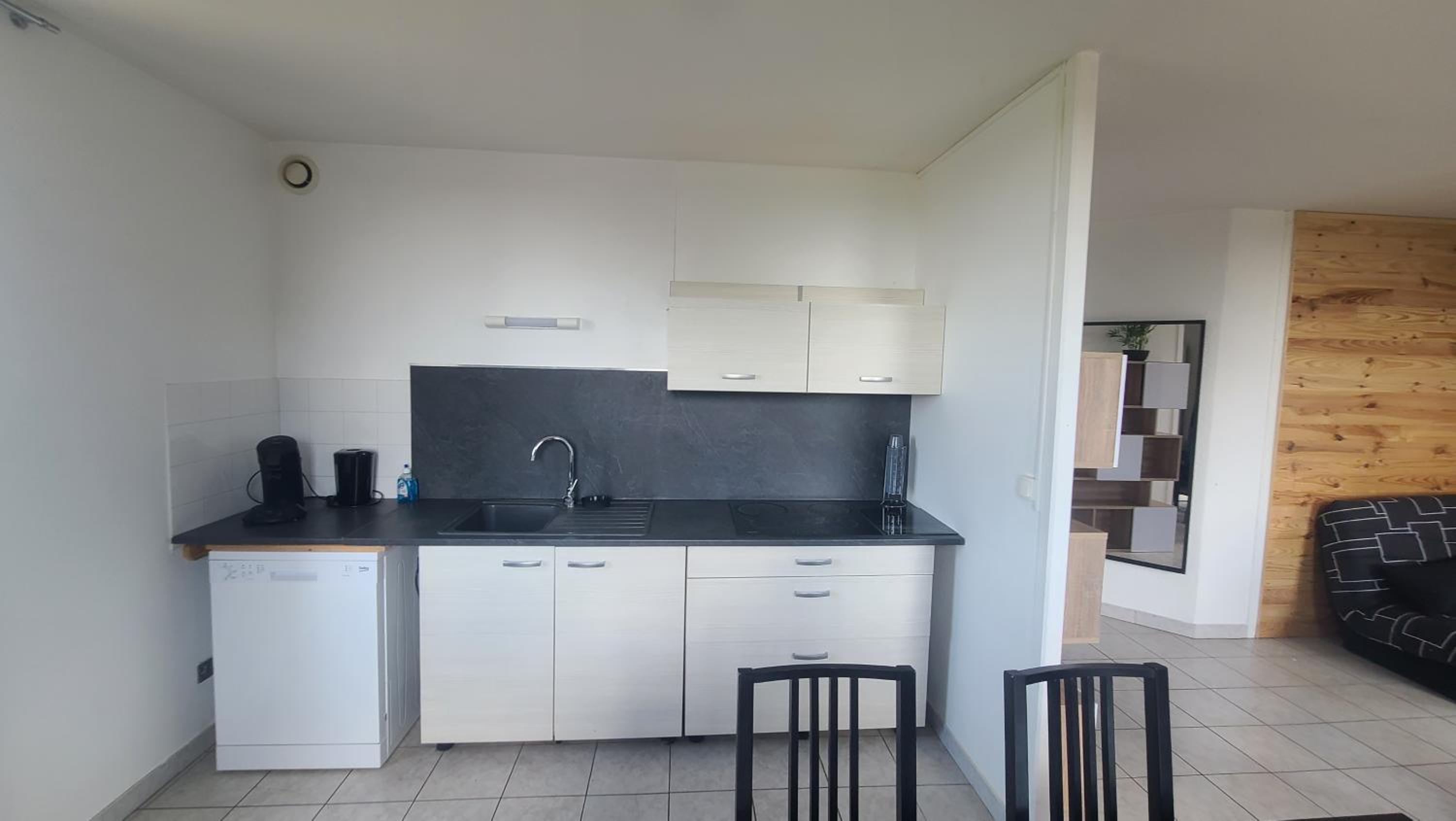 Apartment photo 2