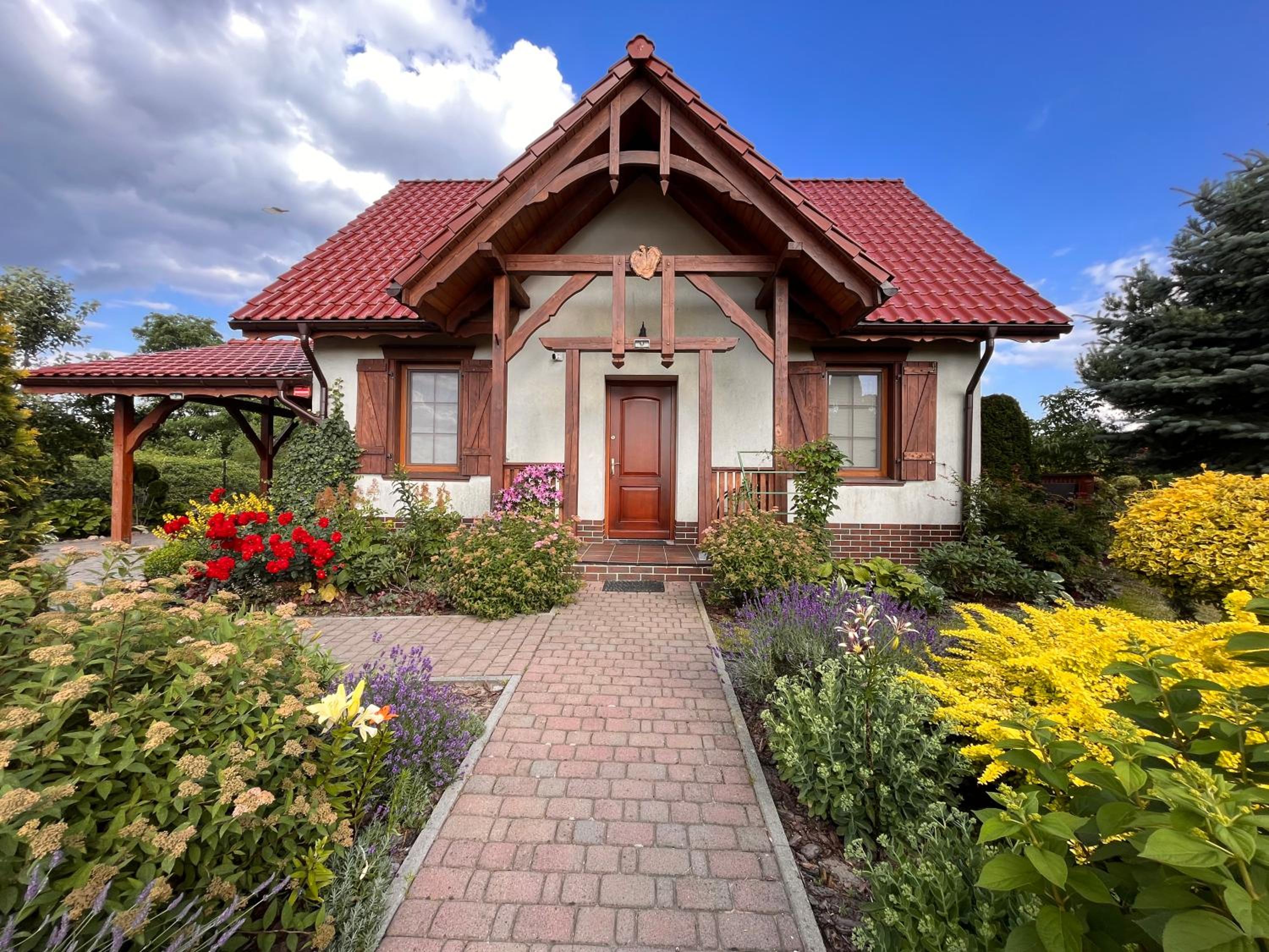 Three-Bedroom House photo 1