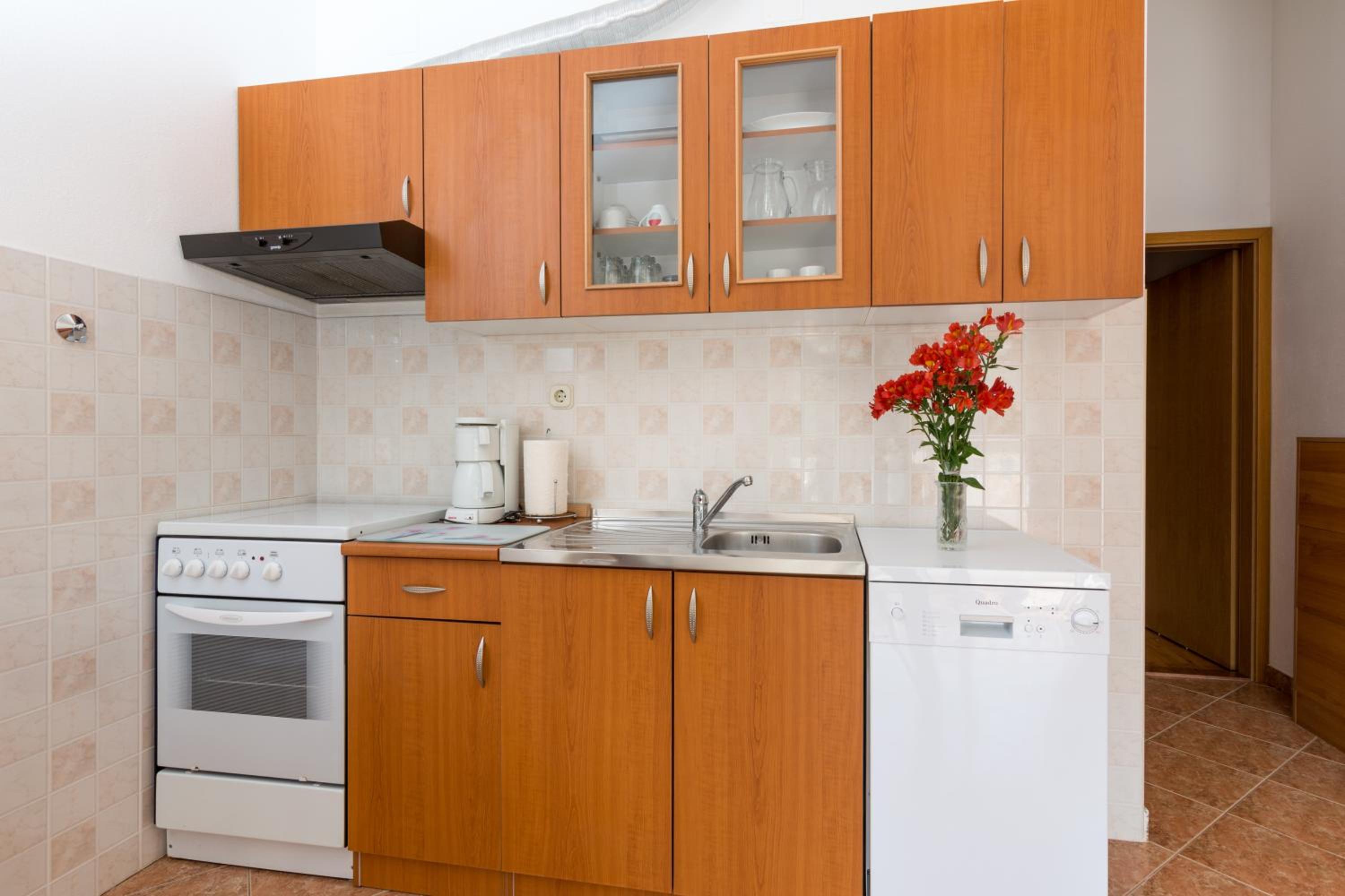 One-Bedroom Apartment (3 Adults) - Photo 10