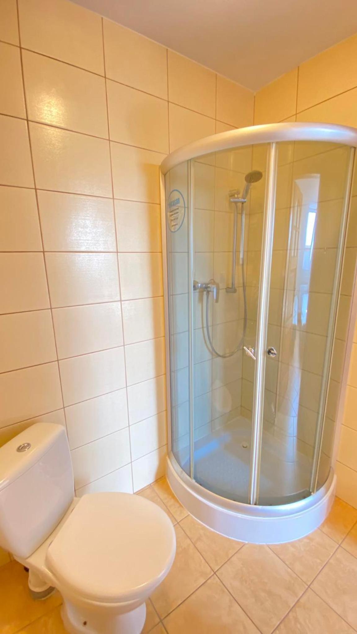 Quadruple Room with Private Bathroom photo 1