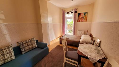 Triple Room with Terrace photo 1