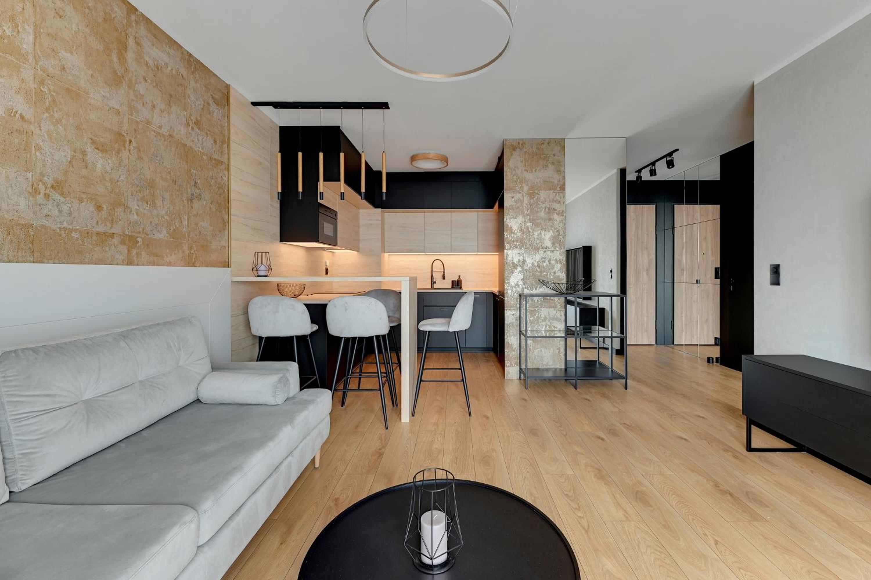One-Bedroom Apartment photo 2