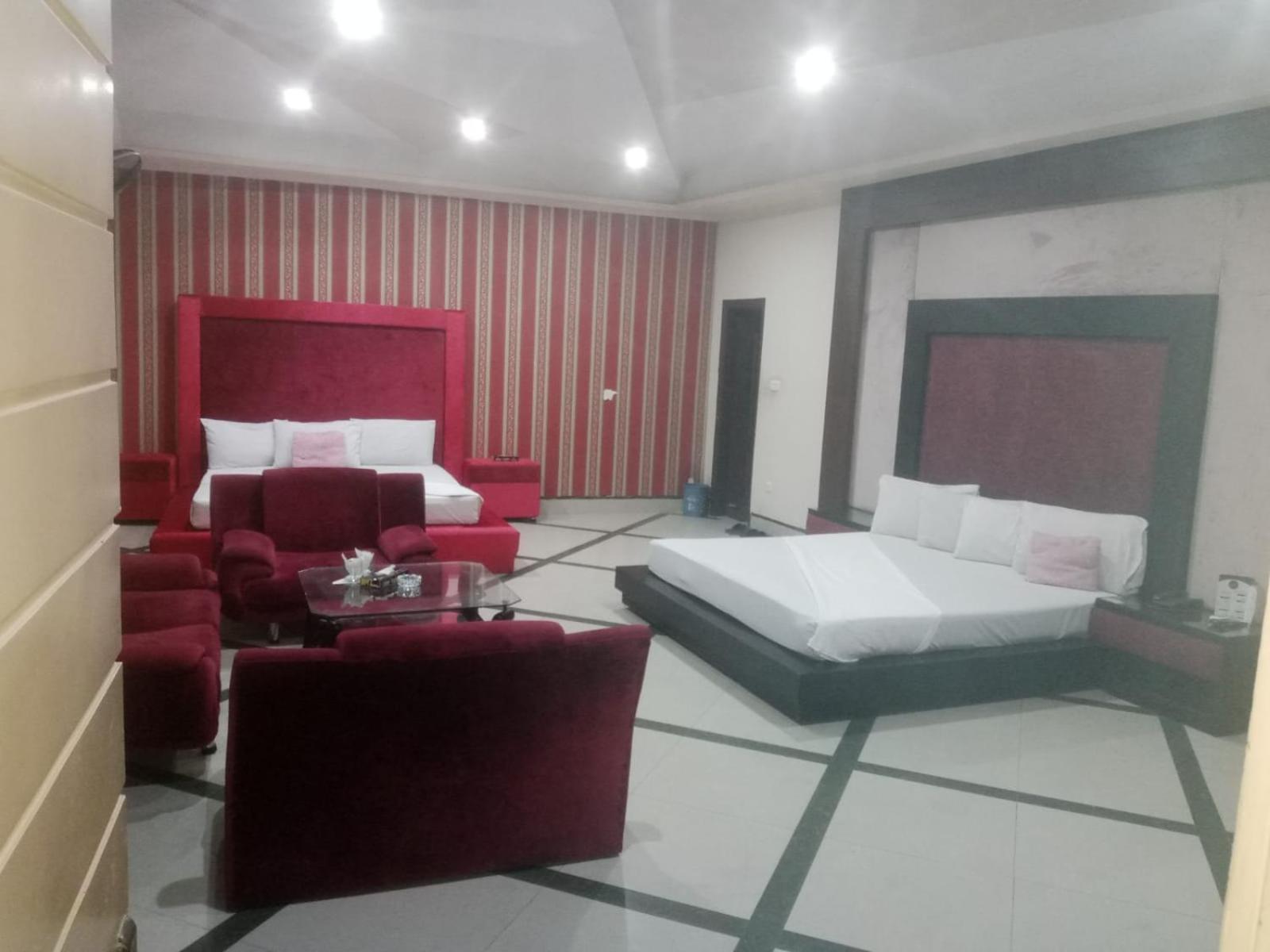 Deluxe Family Room photo 2