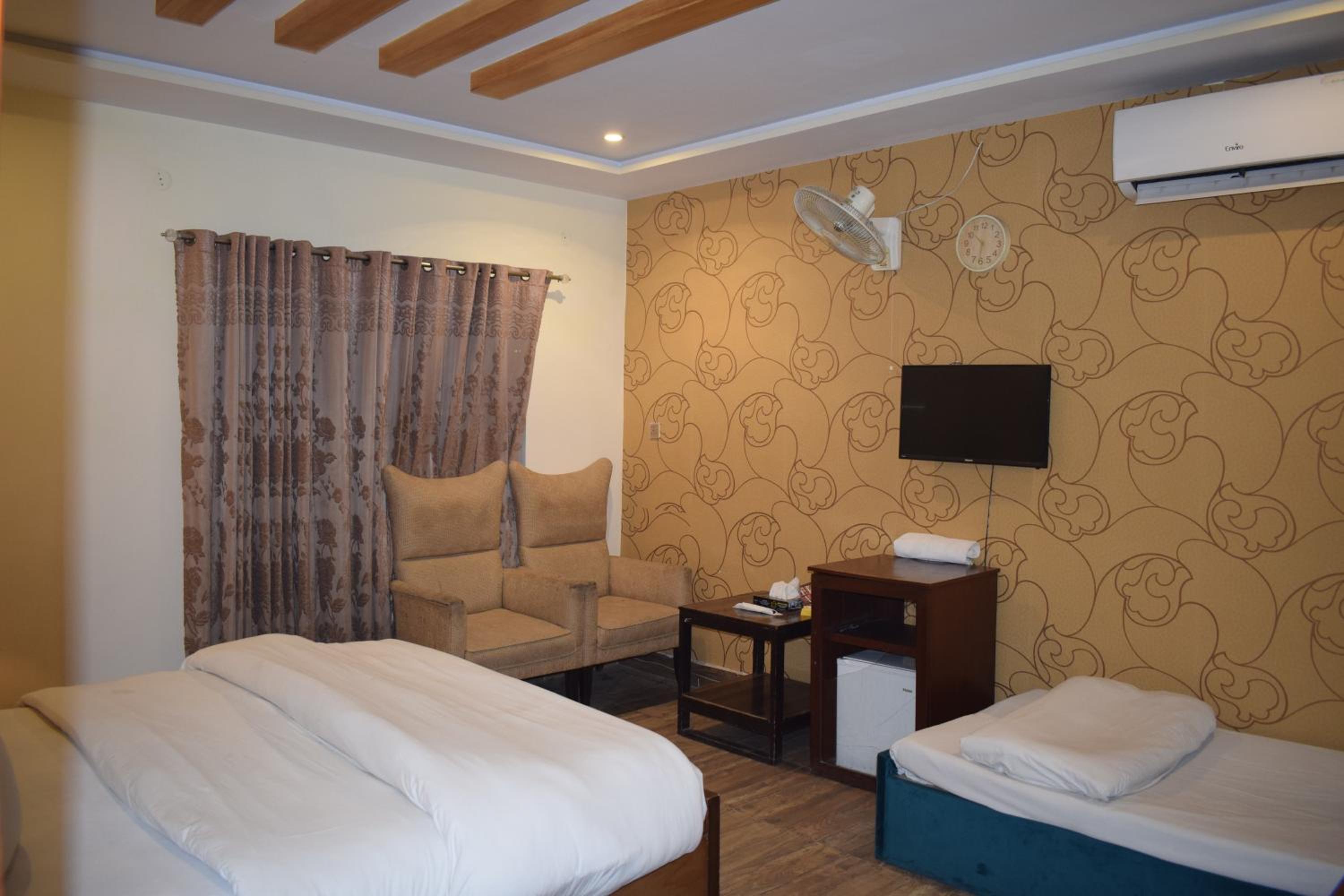 Luxury Triple Room photo 2
