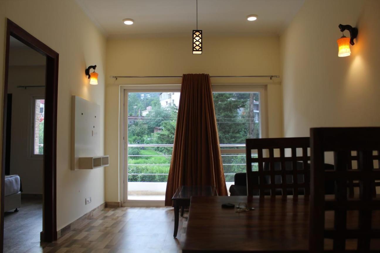 Family Room with Mountain View