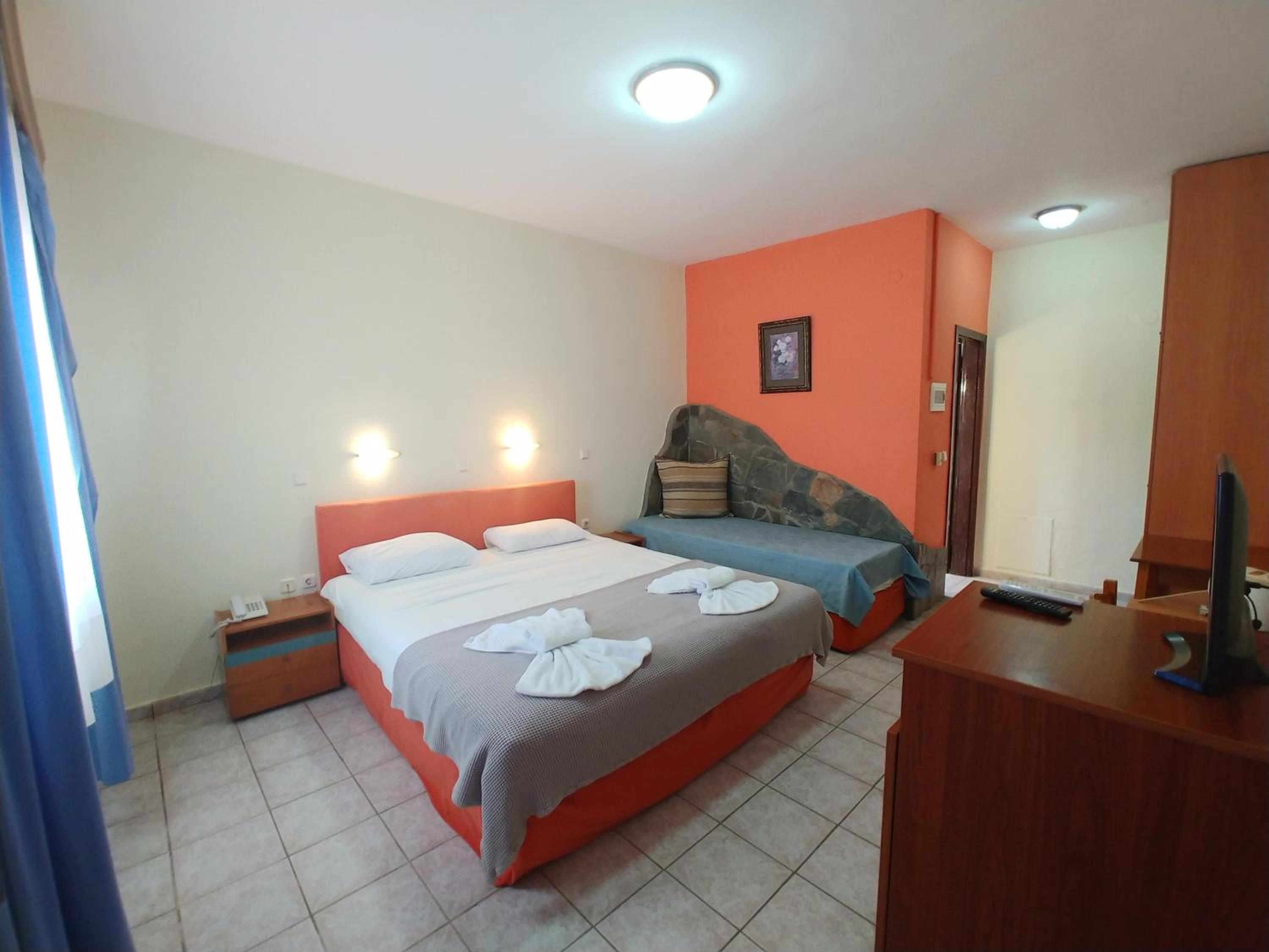 Economy Double Room photo 2