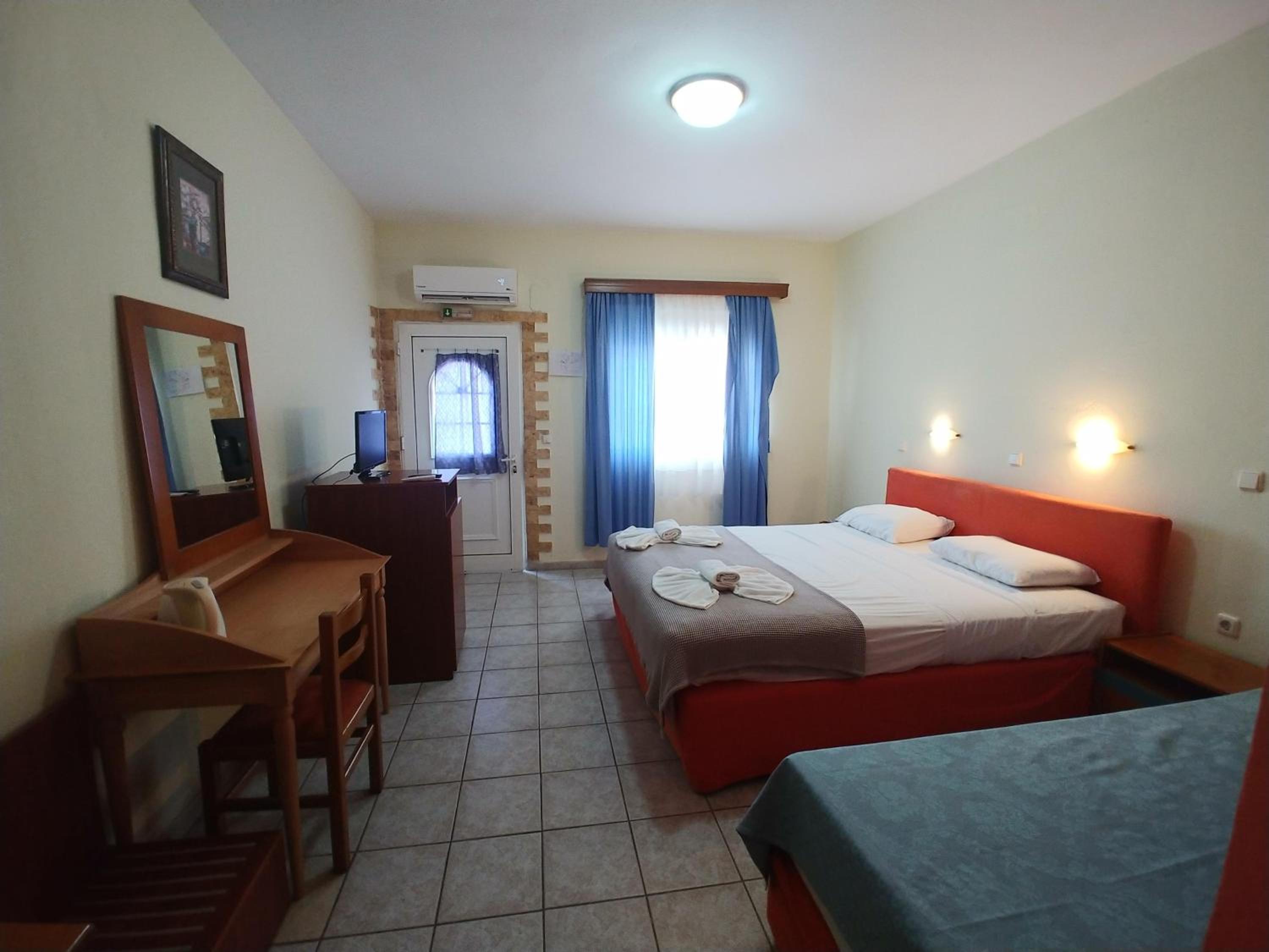 Economy Double Room photo 1