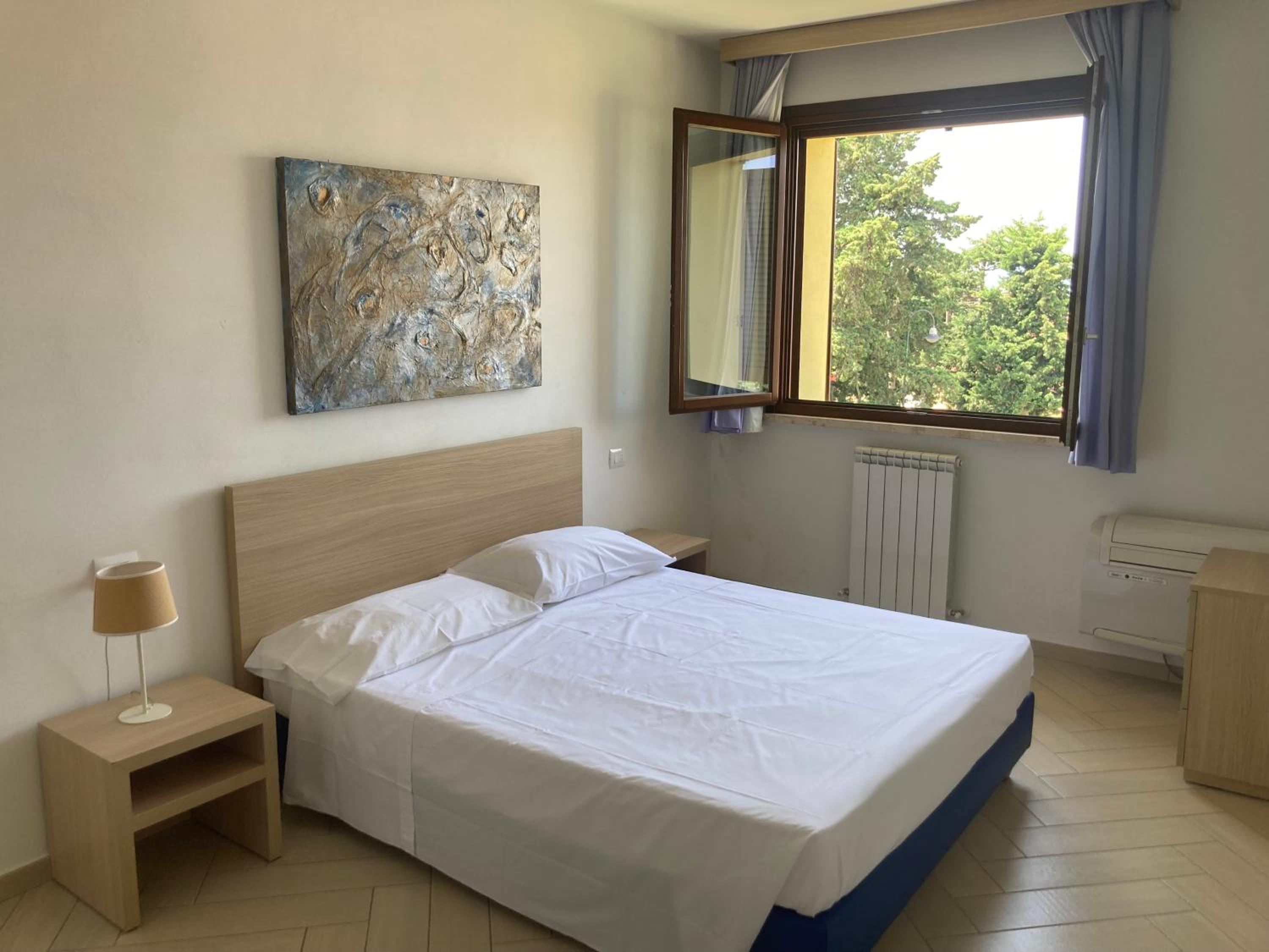 External Two-Bedroom Apartment