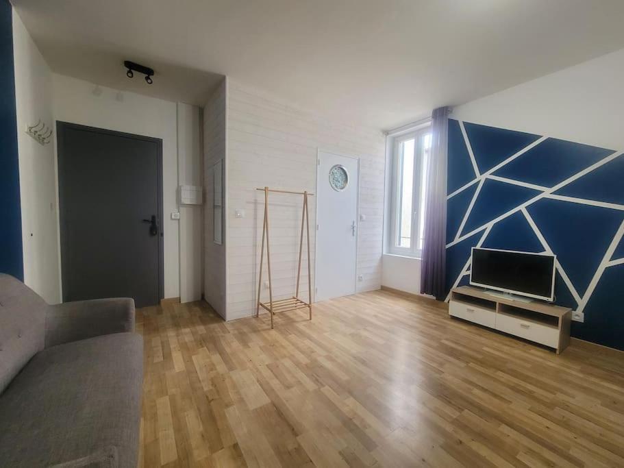 Studio with Balcony photo 3