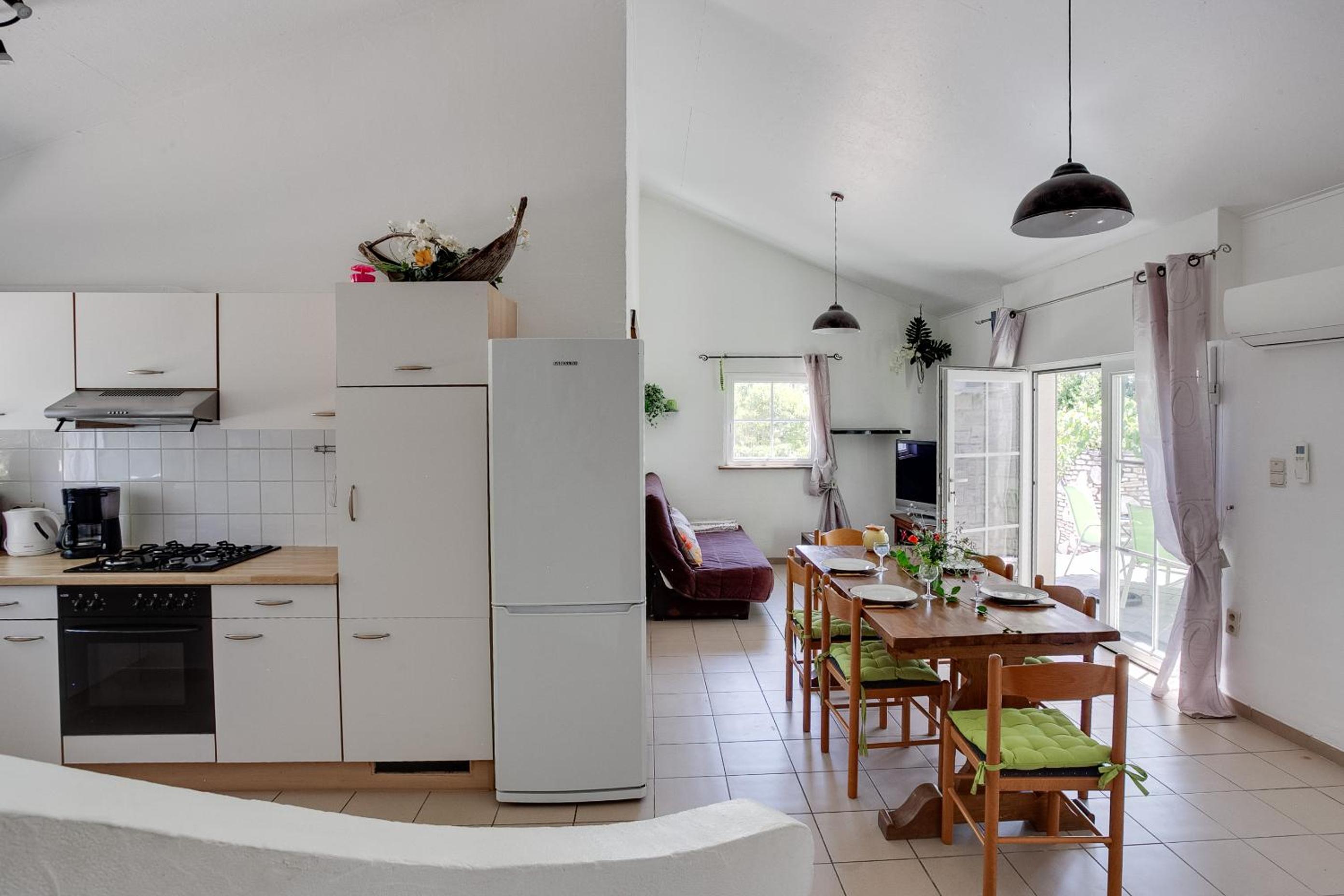 Apartment with Terrace photo 3