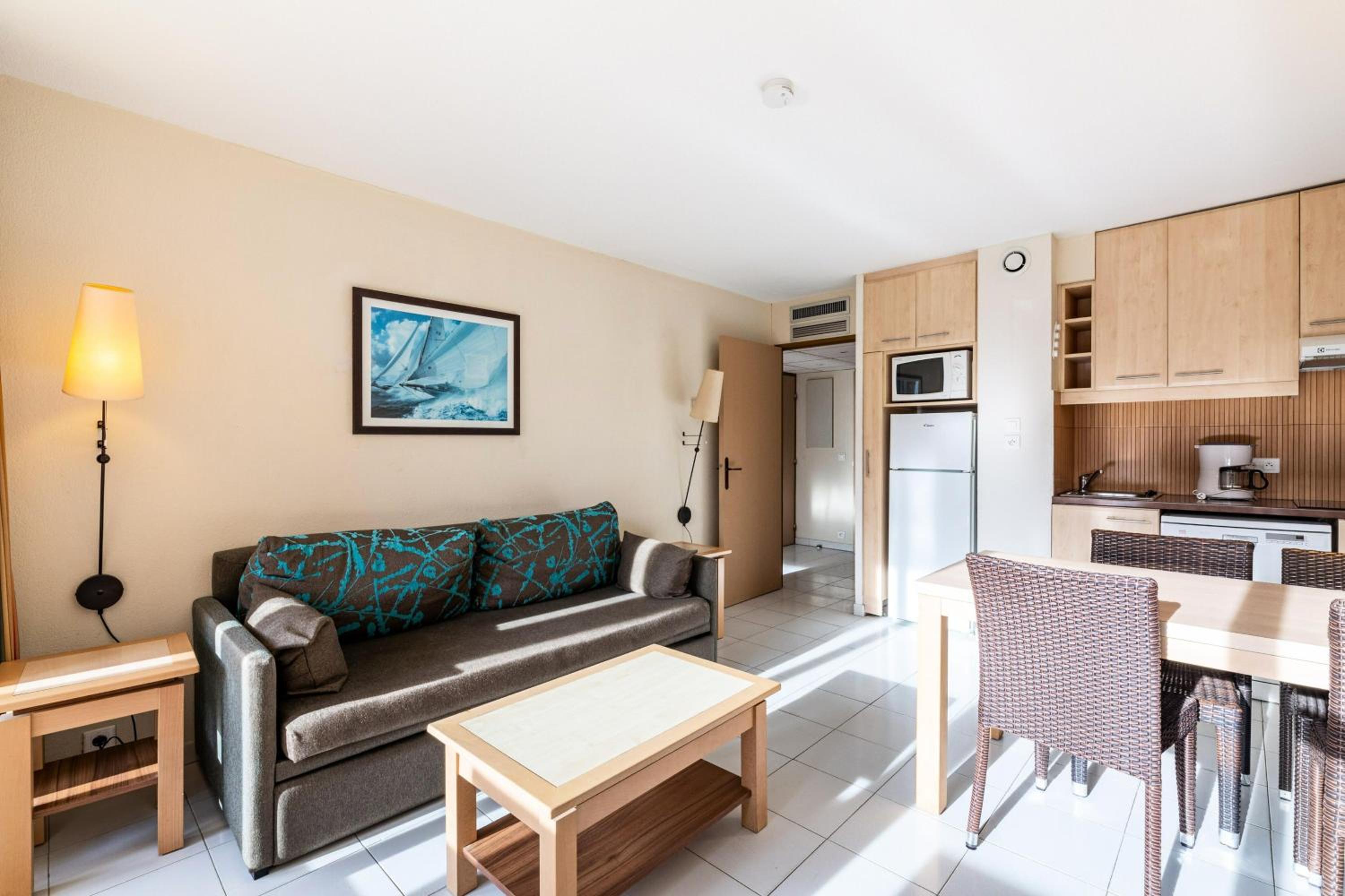 Budget One-Bedroom Apartment (6 People)